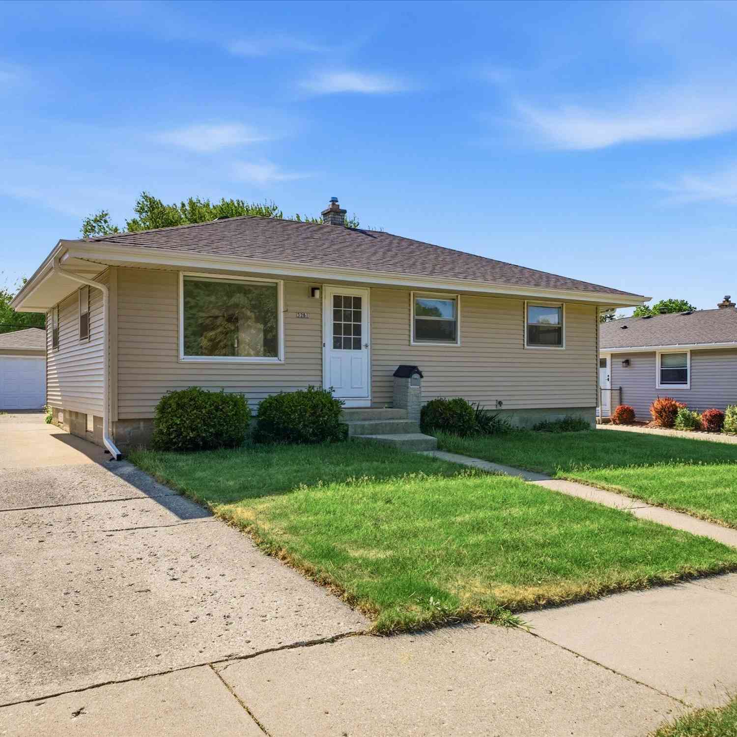 Homes For Sale - 3201 S 98th<br/> Milwaukee, WI 53227