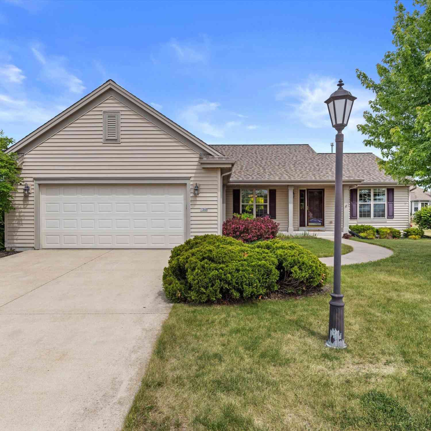 Homes For Sale - 1345 Bluebird<br/> Oconomowoc, WI 53066