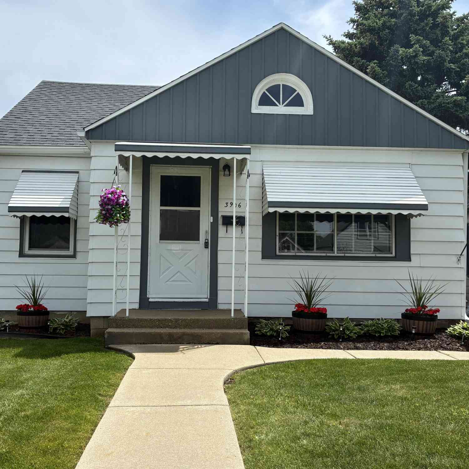 Homes For Sale - 3906 S Kirkwood<br/> Milwaukee County, Saint Francis, WI 53235