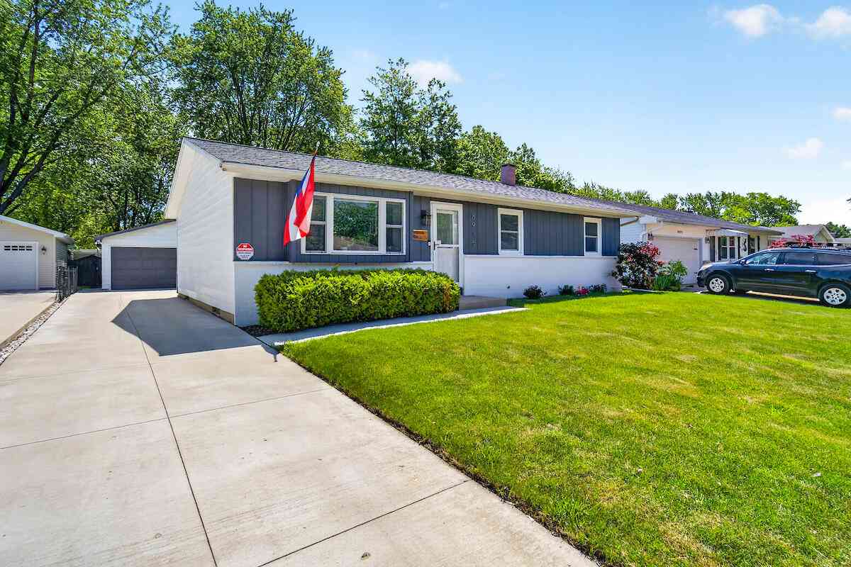 Homes For Sale - 8915 17th<br/> Kenosha, WI 53143