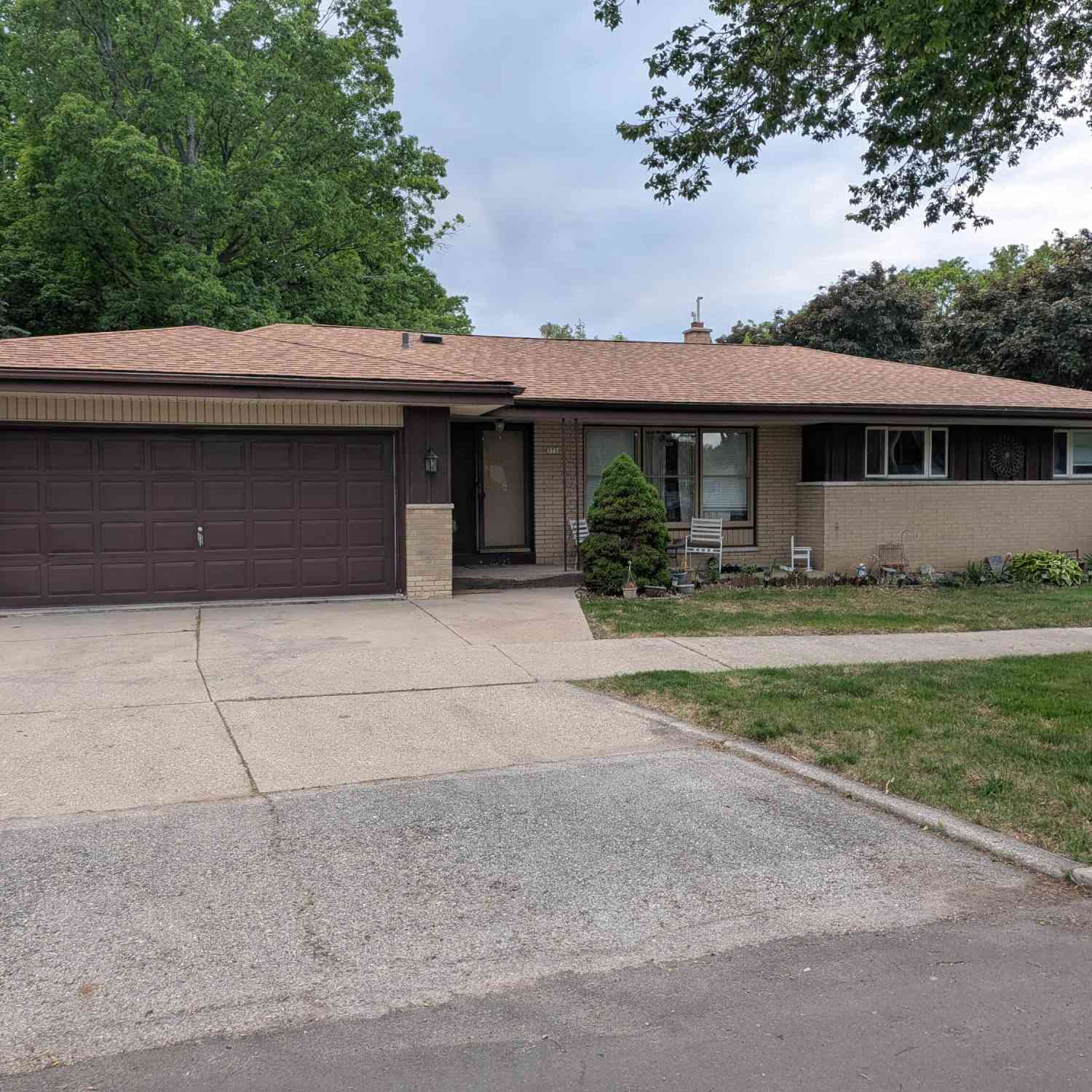 Homes For Sale - 3758 W Parnell<br/> Milwaukee, WI 53221