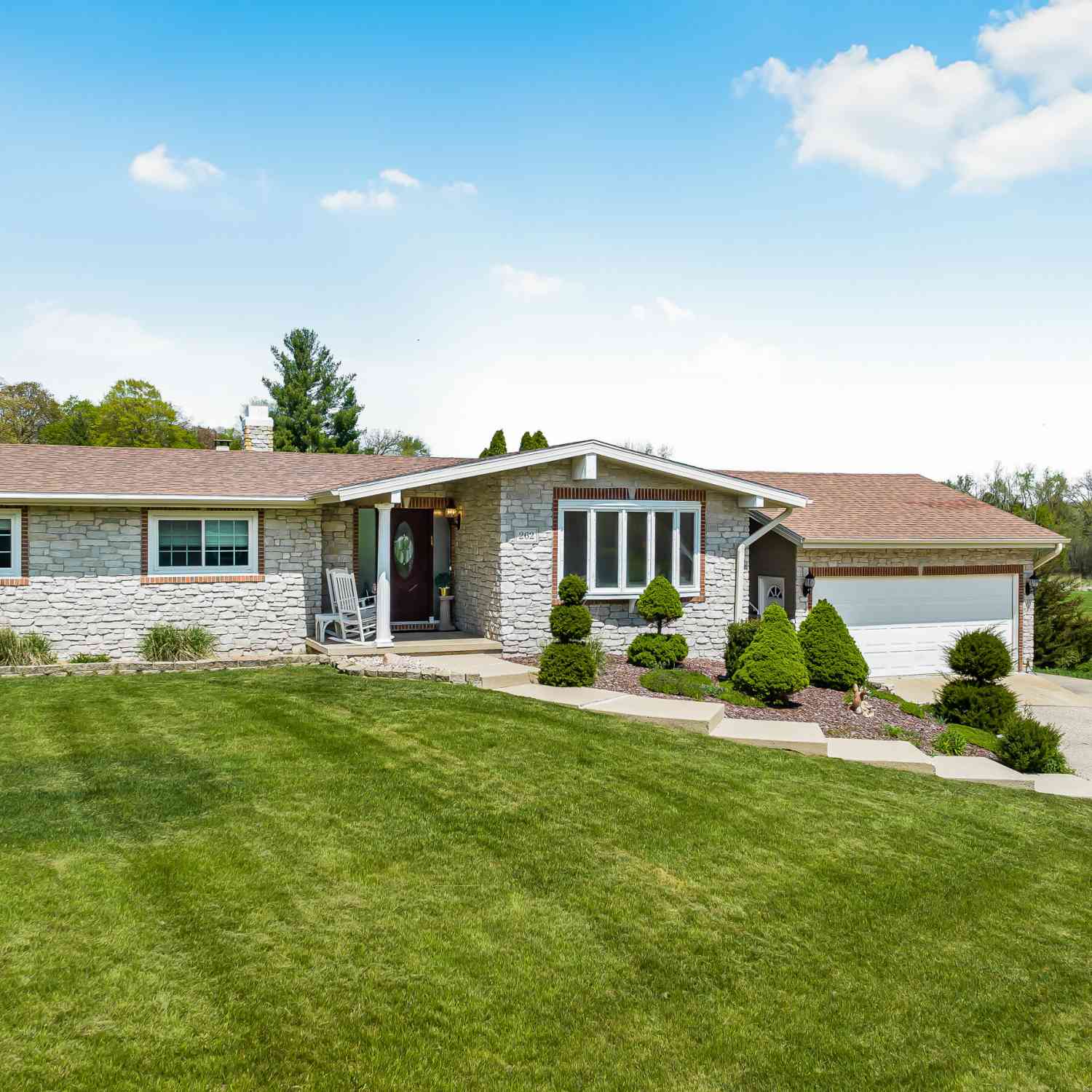 Homes For Sale - 262 Castle<br/> Fontana, WI 53125