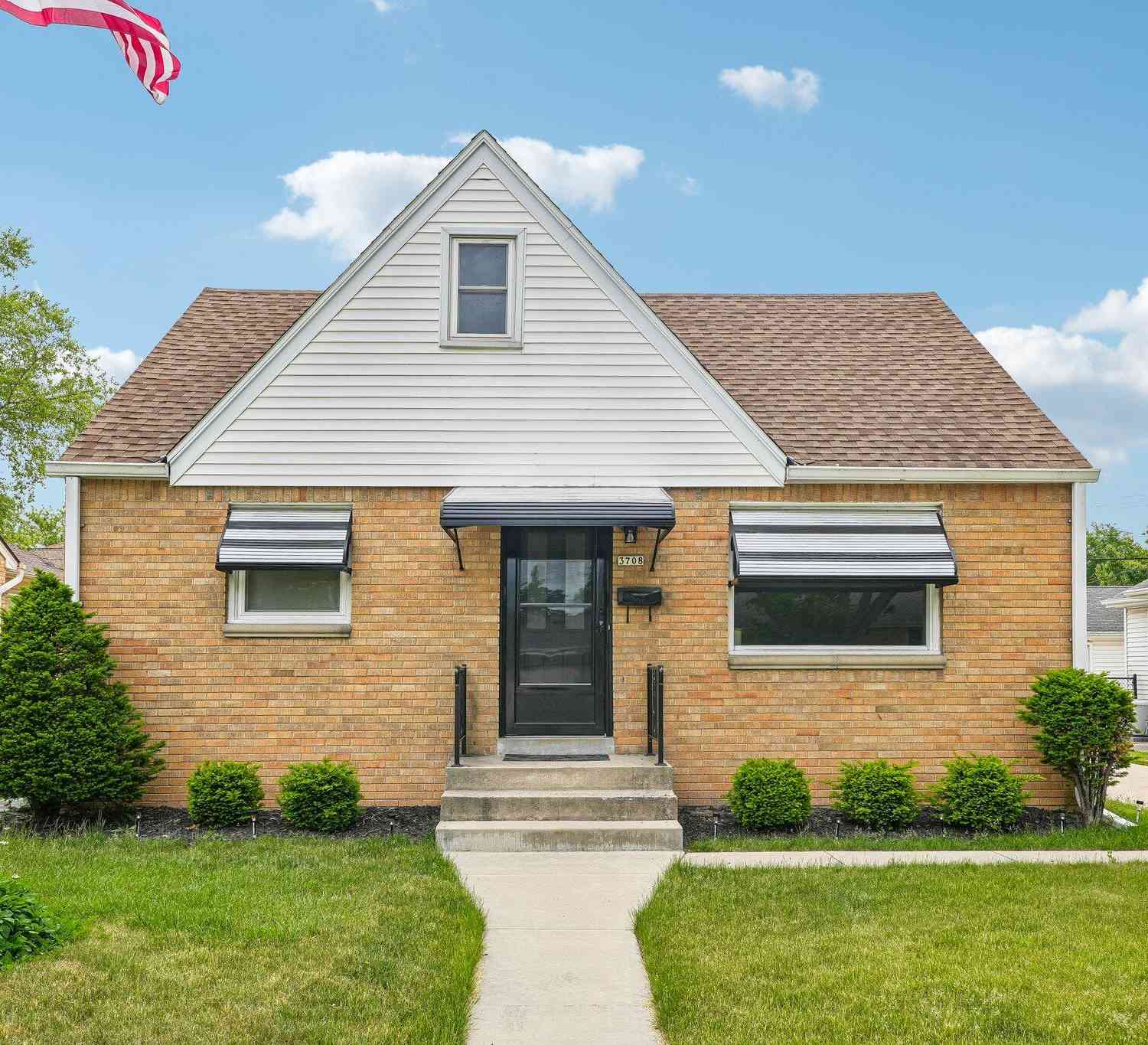 Homes For Sale - 3708 N 97th<br/> Milwaukee, WI 53222