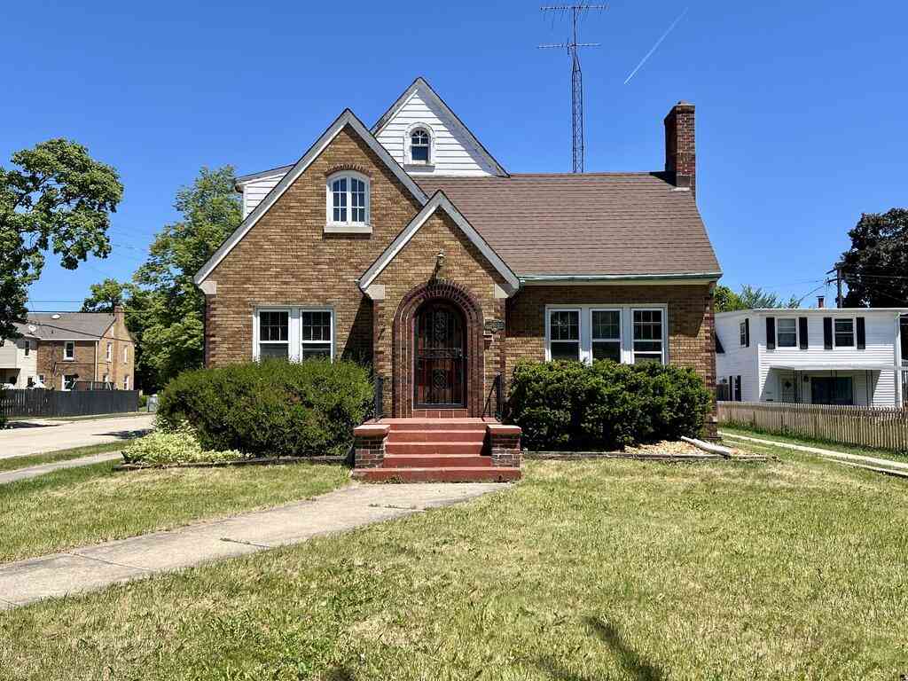 Homes For Sale - 7603 27th<br/> Kenosha, WI 53143