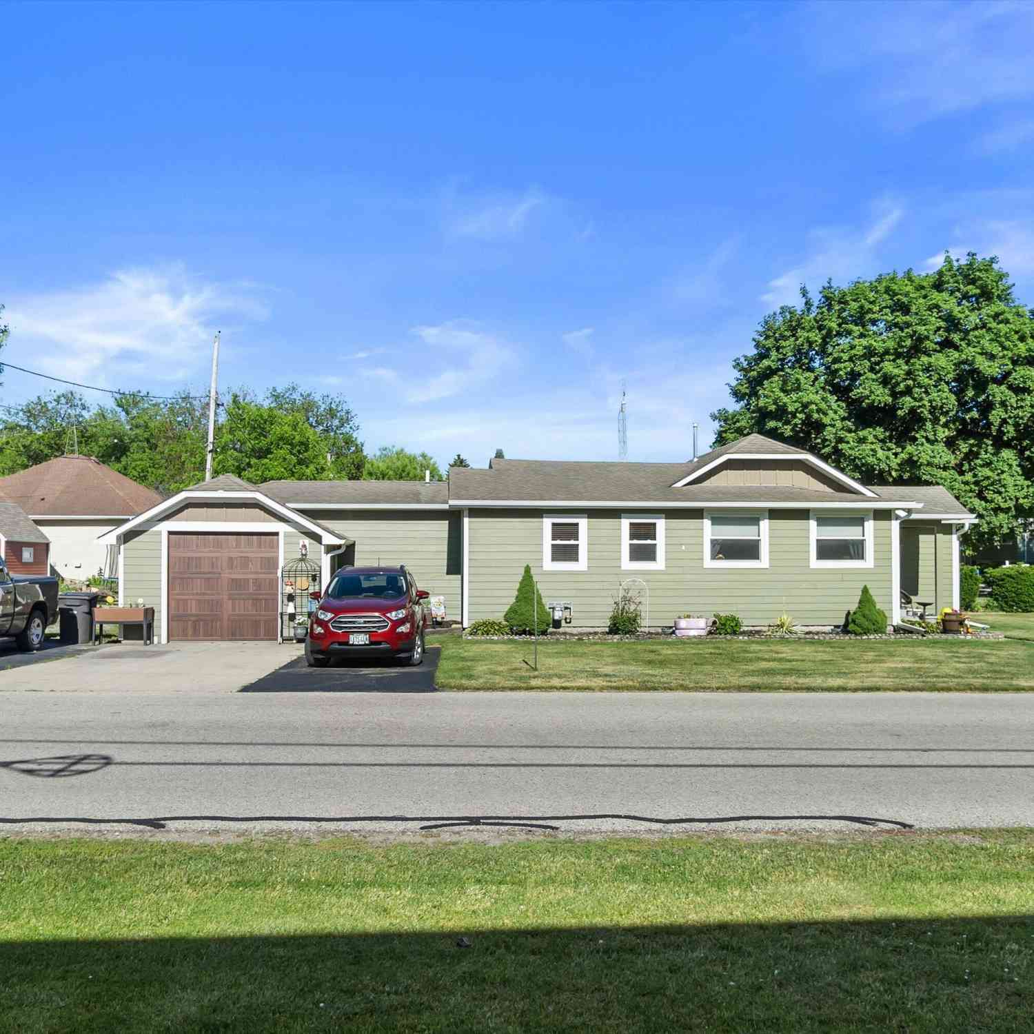 Homes For Sale - 418 S 4th<br/> Kenosha County, Salem, WI 53170