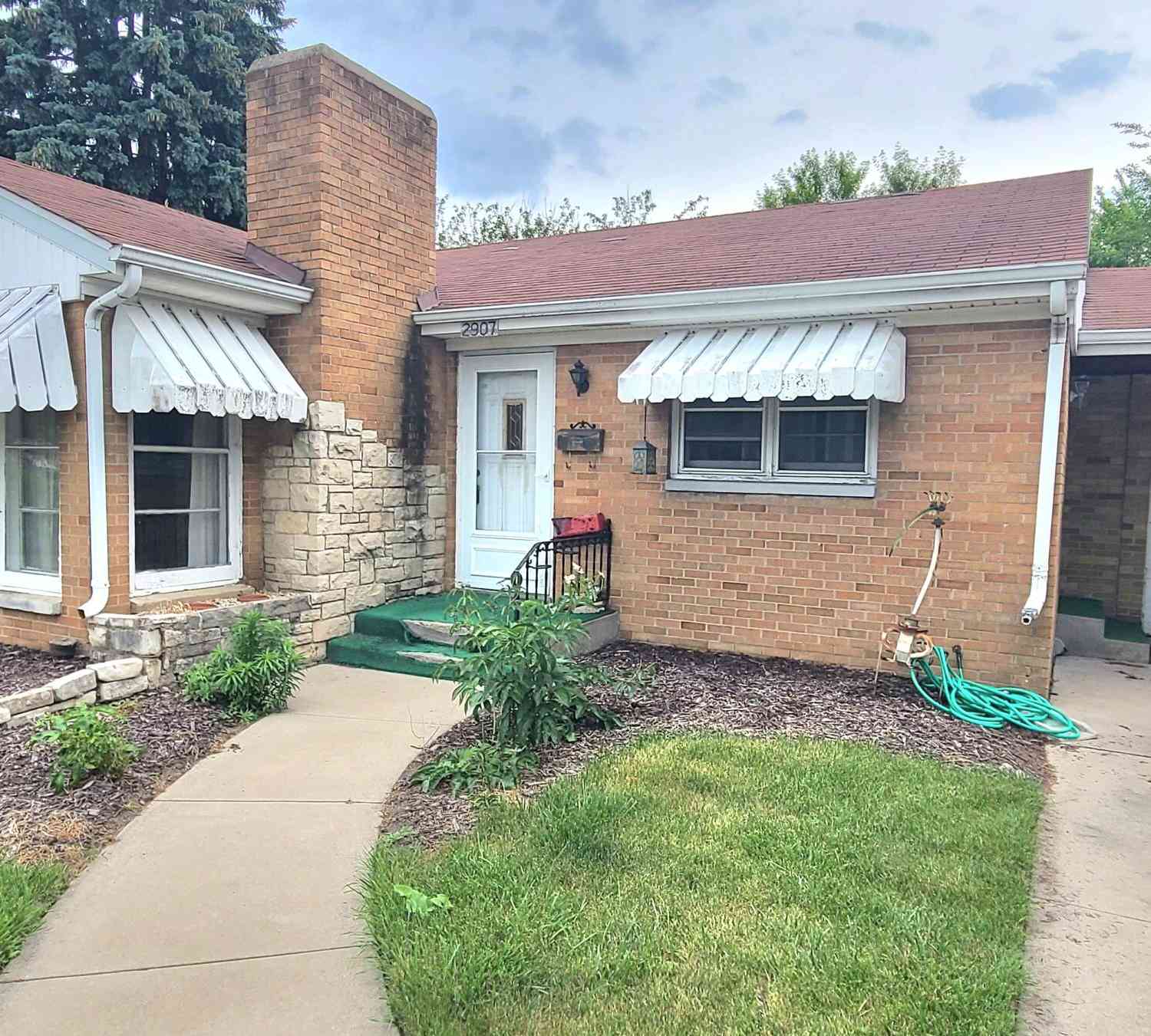Homes For Sale - 2907 West<br/> Racine, WI 53403