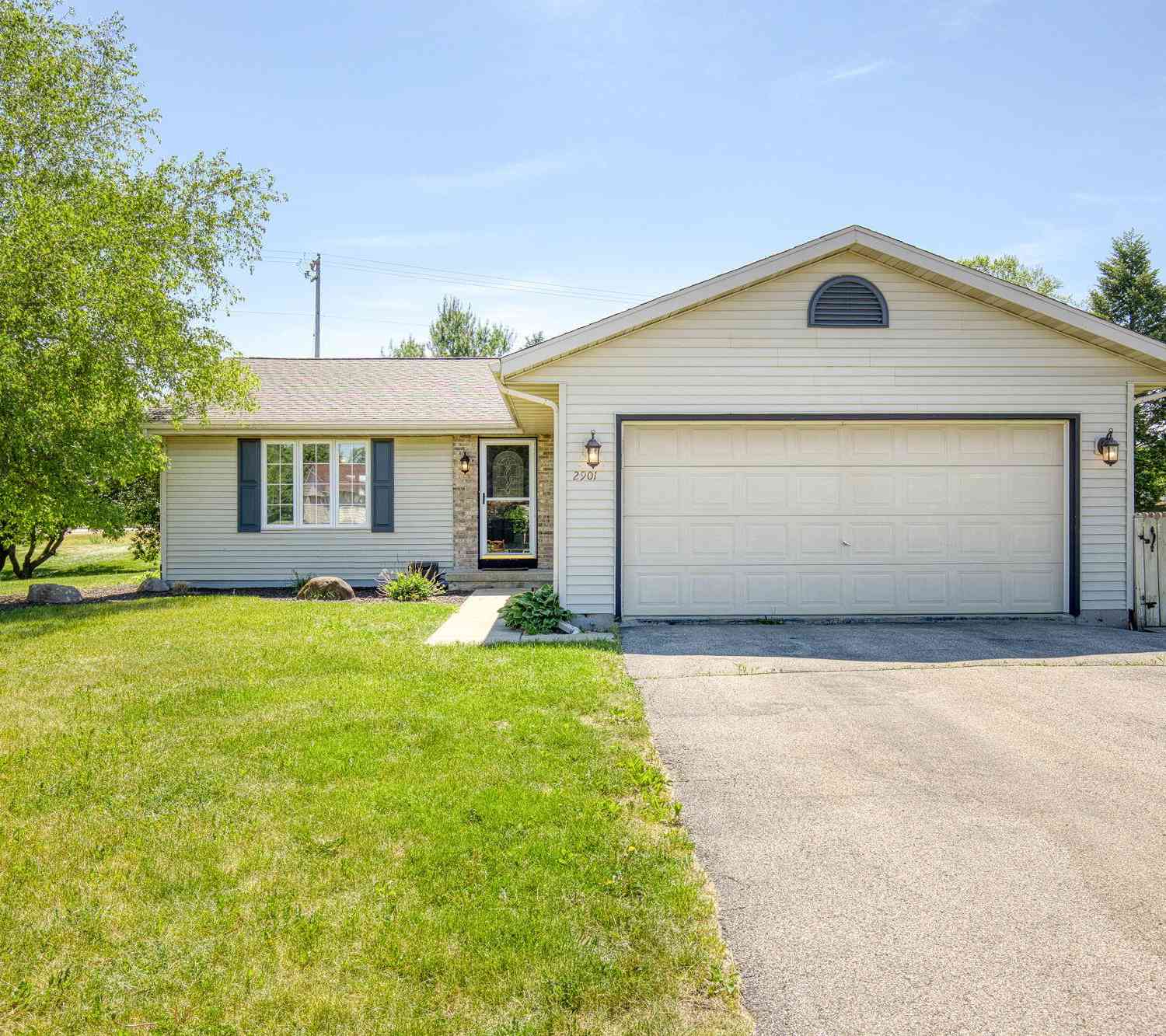 Homes For Sale - 2901 Autumn<br/> East Troy, WI 53120