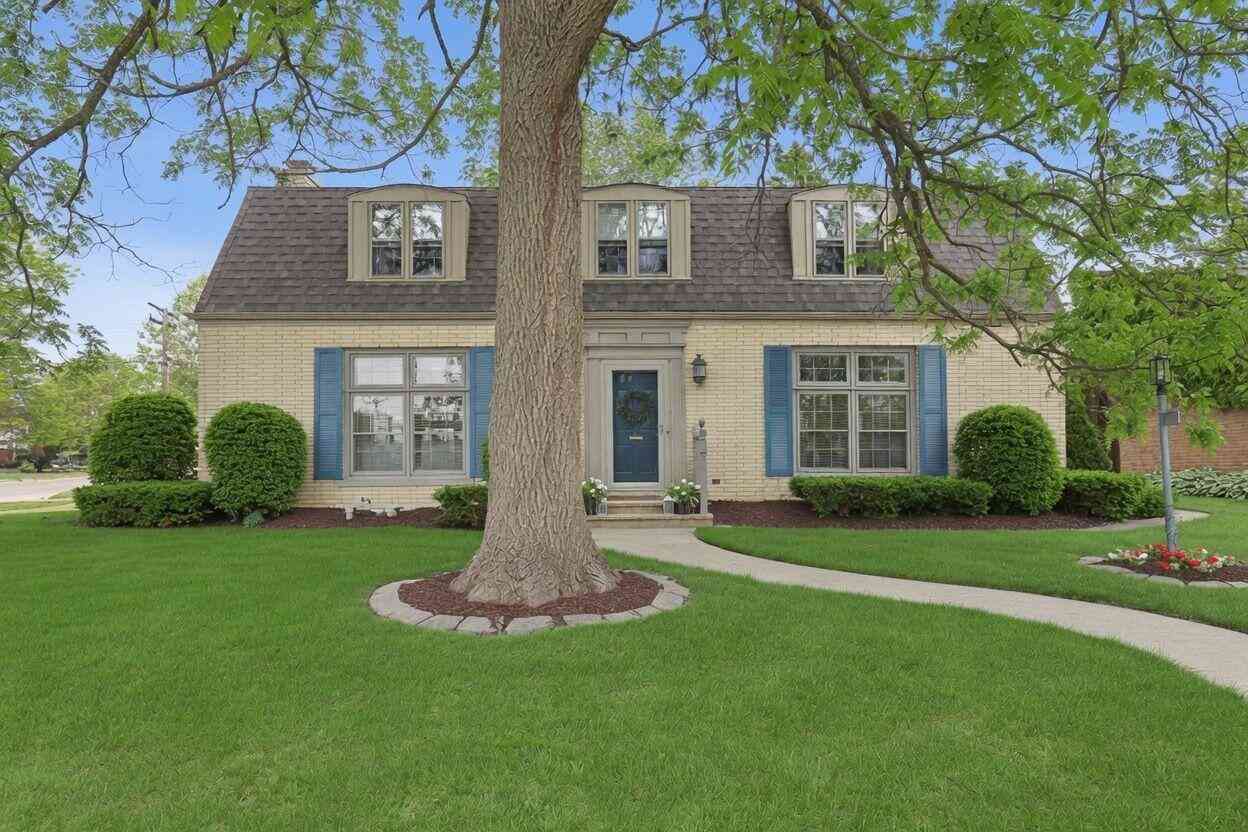 Homes For Sale - 7503 3rd<br/> Kenosha, WI 53143