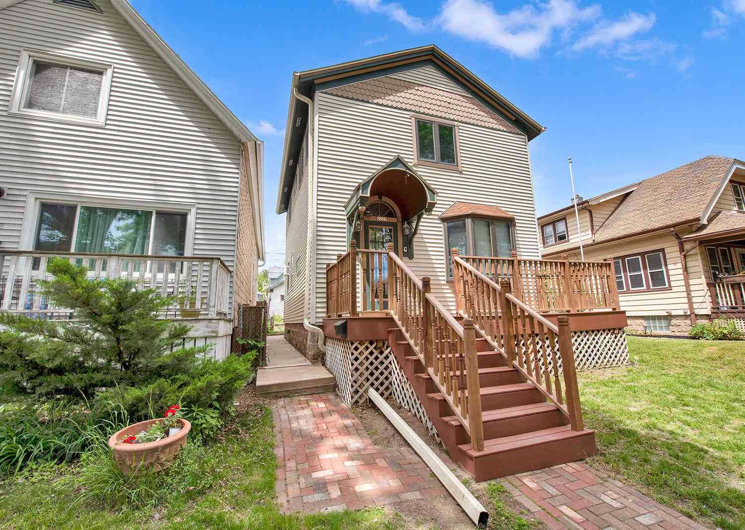 Homes For Sale - 2239 S Aldrich<br/> Milwaukee, WI 53207