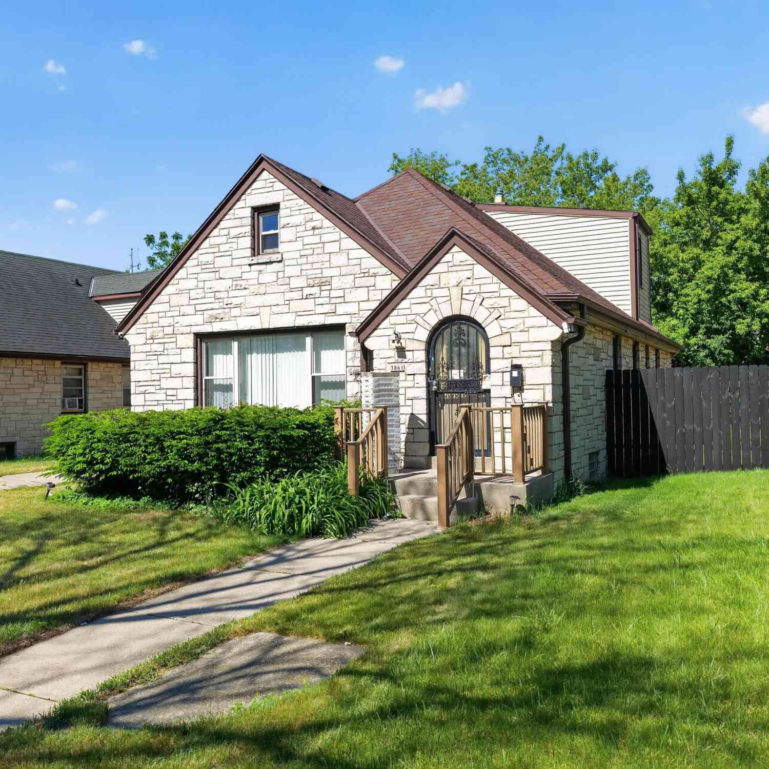 Homes For Sale - 3861 N Sherman<br/> Milwaukee, WI 53216