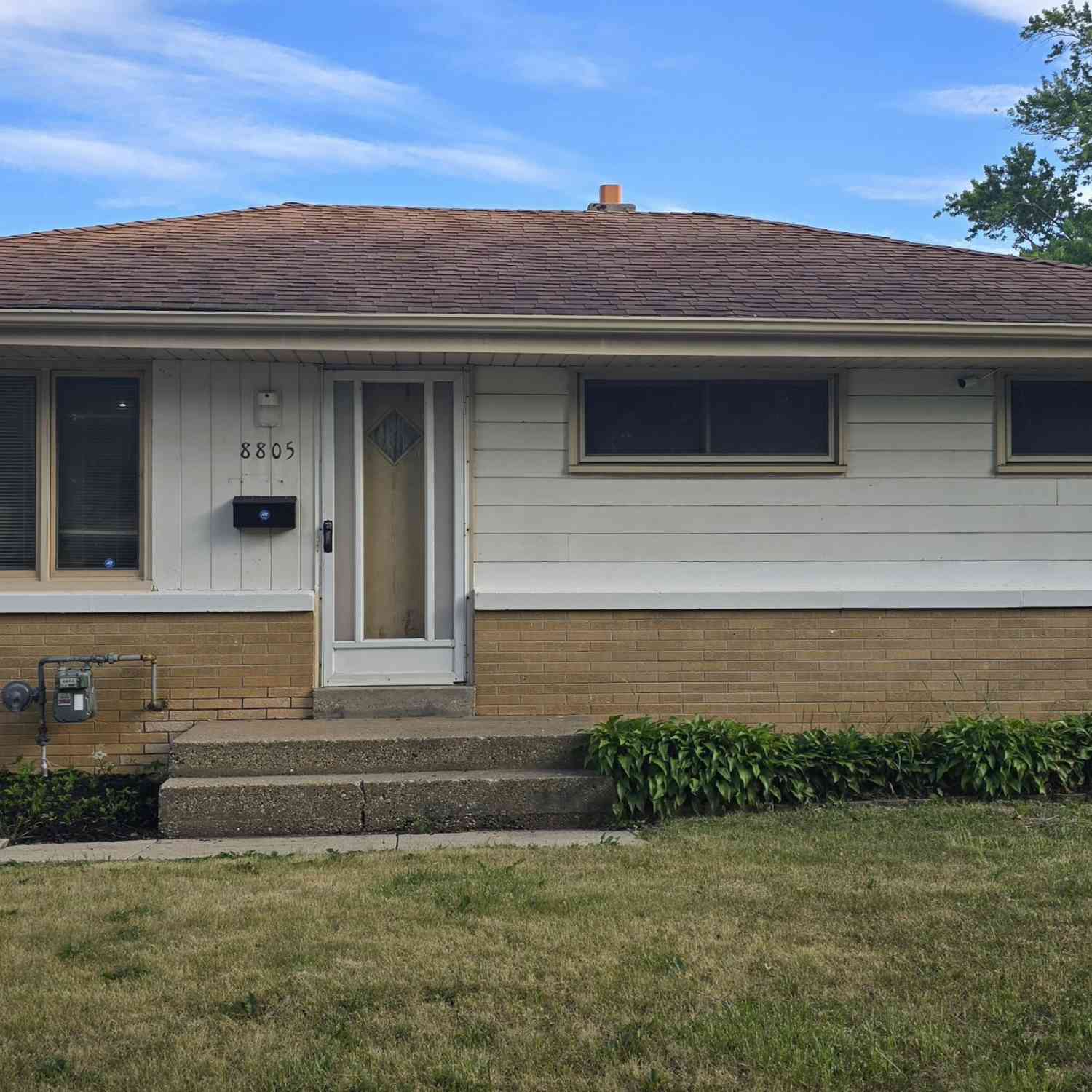 Homes For Sale - 8805 W Bender<br/> Milwaukee, WI 53225