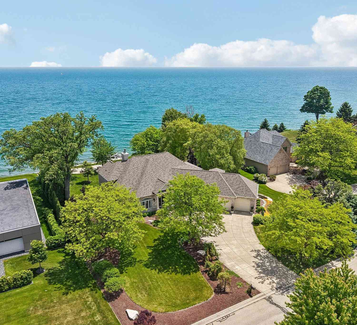 Homes For Sale - 4731 Woodlake<br/> Mount Pleasant, WI 53403