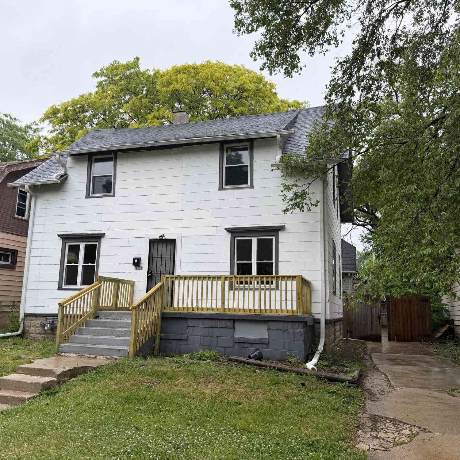 Homes For Sale - 3726 W Fairmount<br/> Milwaukee, WI 53209