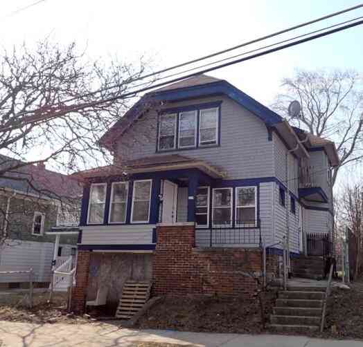Homes For Sale - 209 E Chambers<br/> Milwaukee, WI 53212