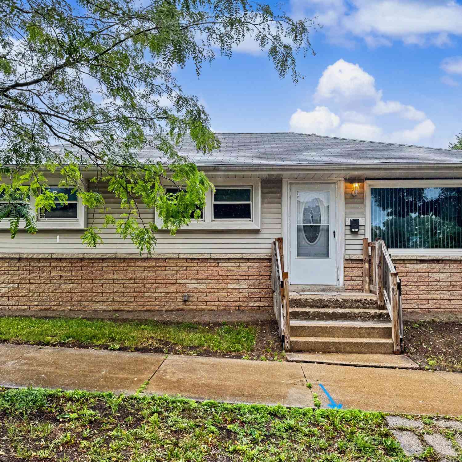Homes For Sale - 7400 W Melvina<br/> Milwaukee, WI 53216