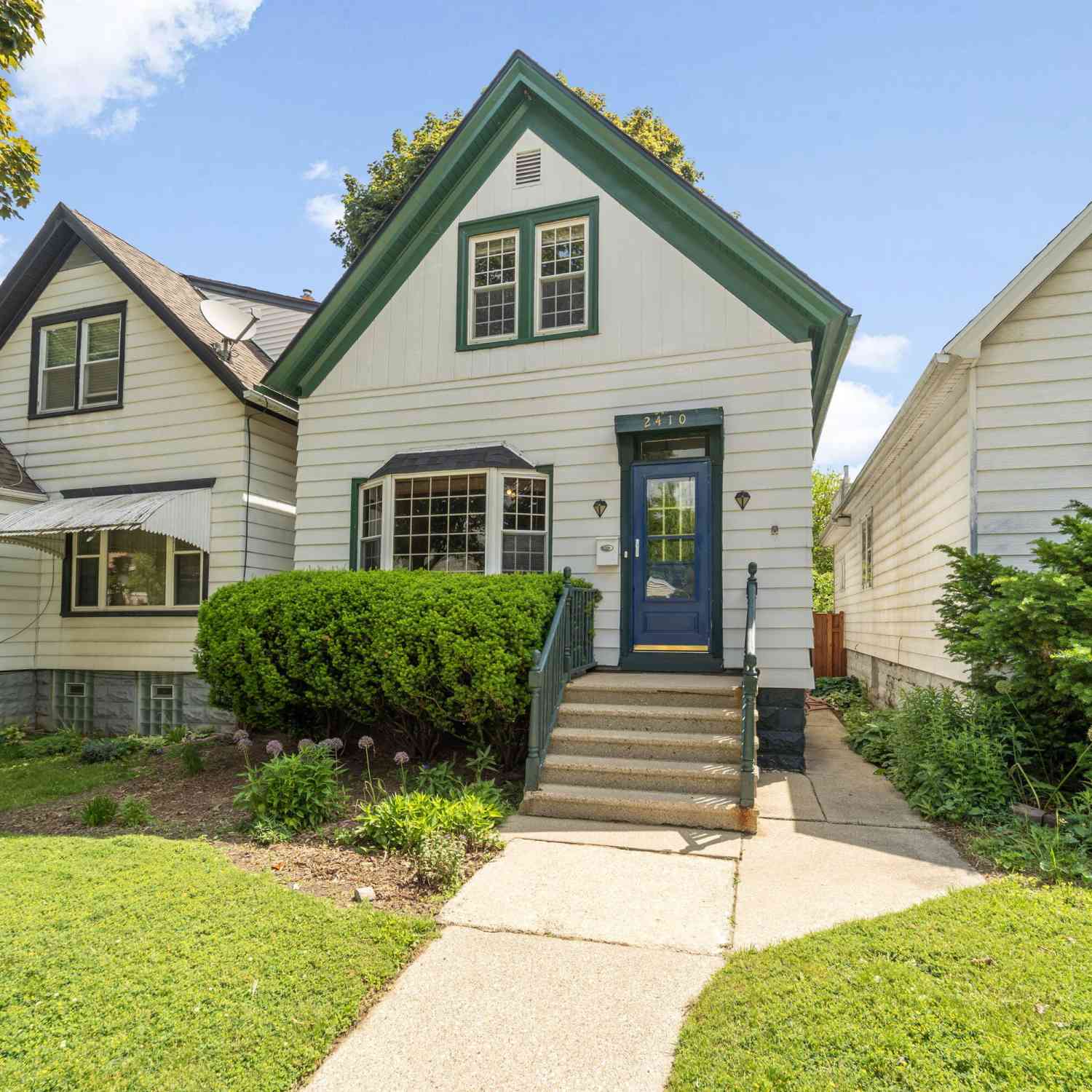 Homes For Sale - 2410 S Lenox<br/> Milwaukee, WI 53207