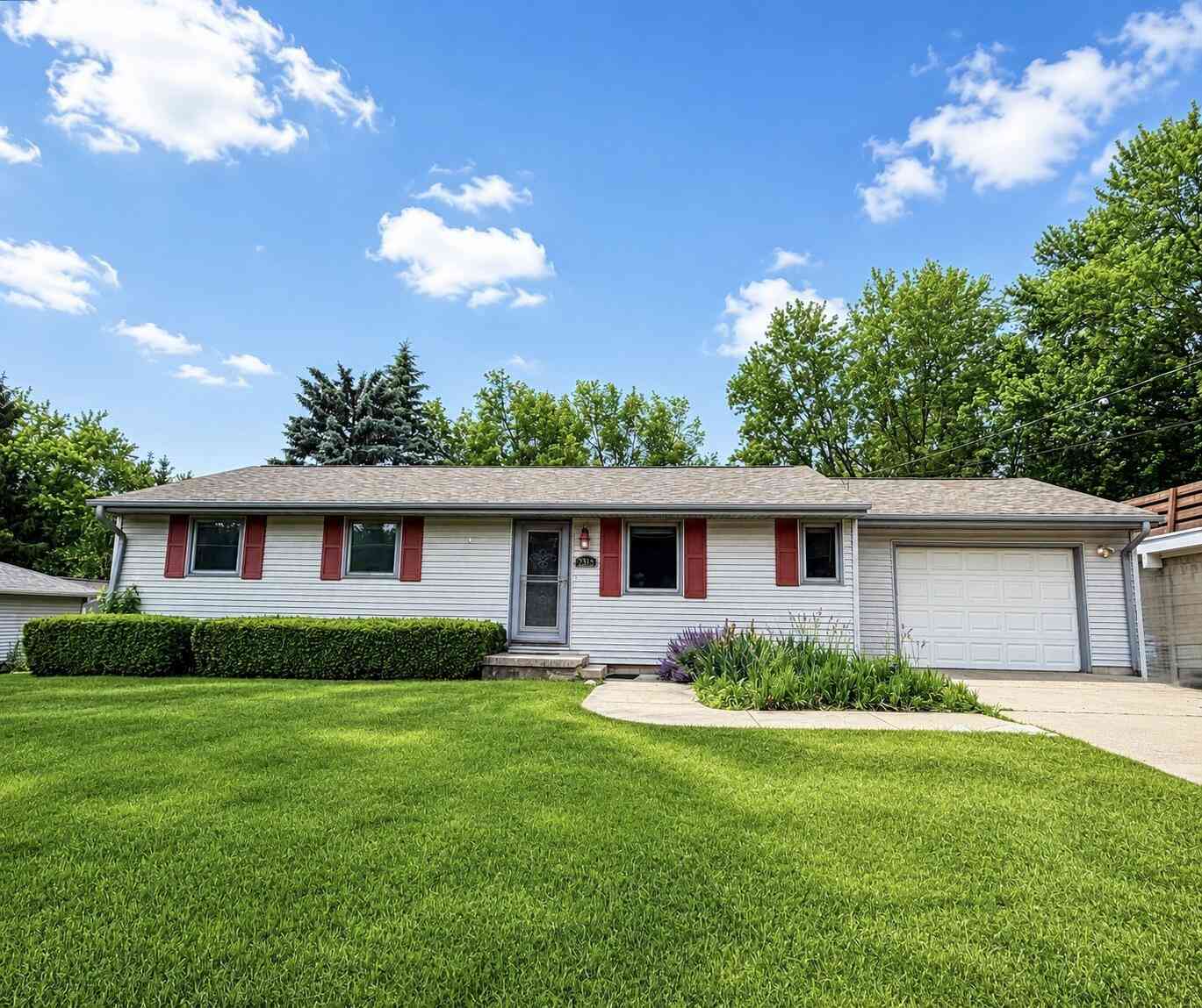 Homes For Sale - 2306 Northview<br/> Waukesha, WI 53188