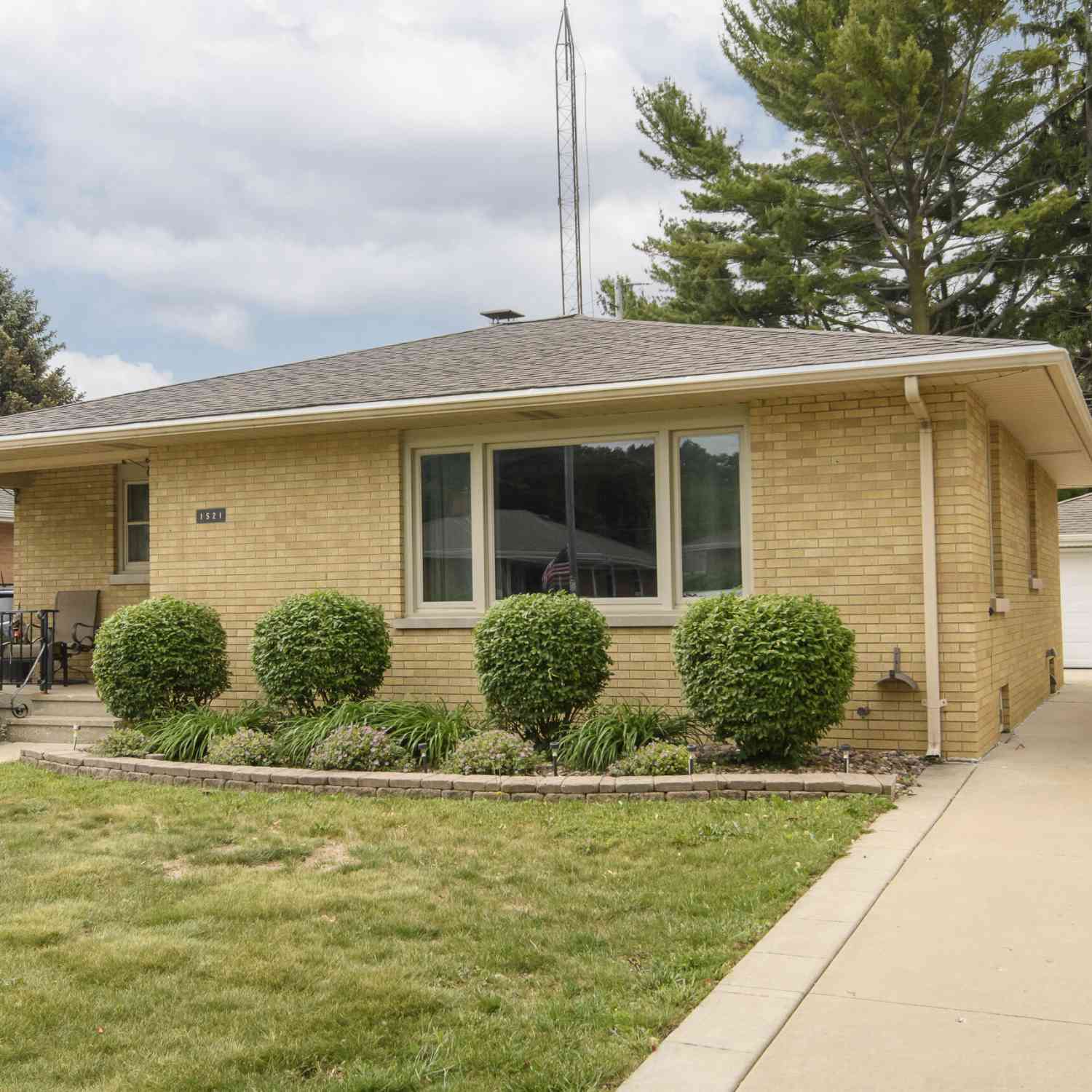 Homes For Sale - 1521 25th<br/> Kenosha, WI 53140