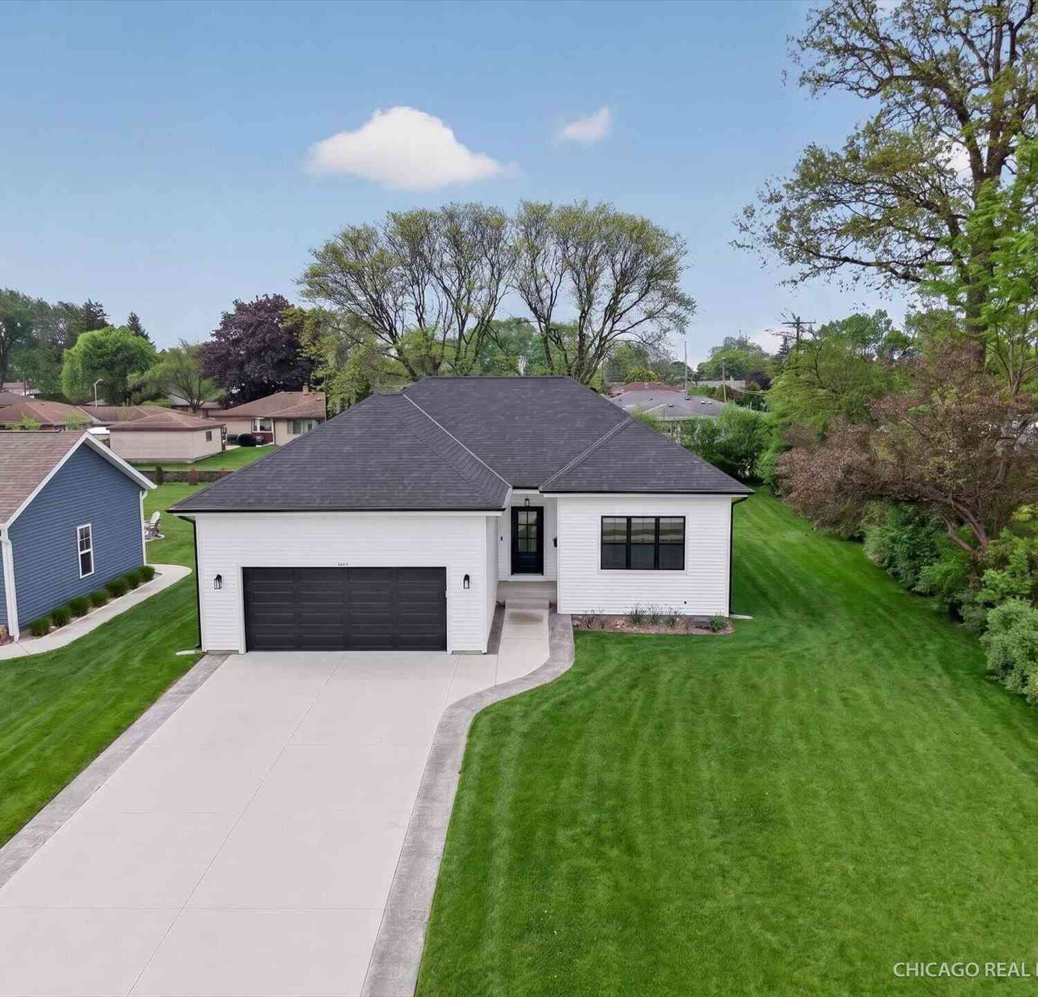 Homes For Sale - 9827 W Dakota<br/> Milwaukee County, West Allis, WI 53227
