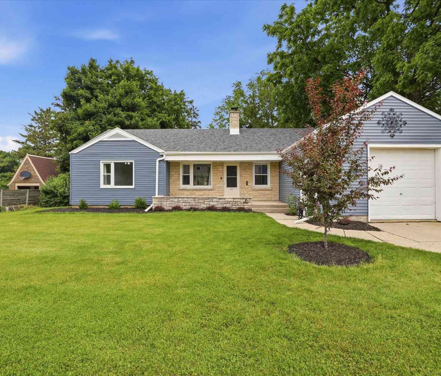 Homes For Sale - 187 W Oak Grove<br/> Juneau, WI 53039