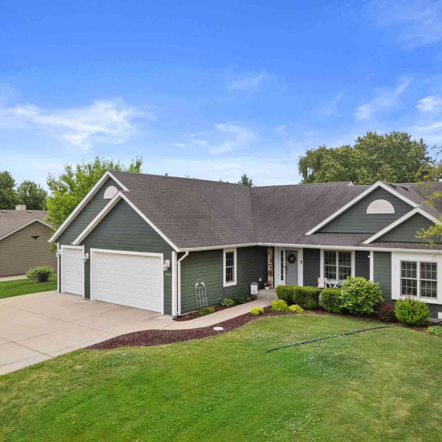 Homes For Sale - 2525 Antoinette<br/> Racine County, Caledonia, WI 53402