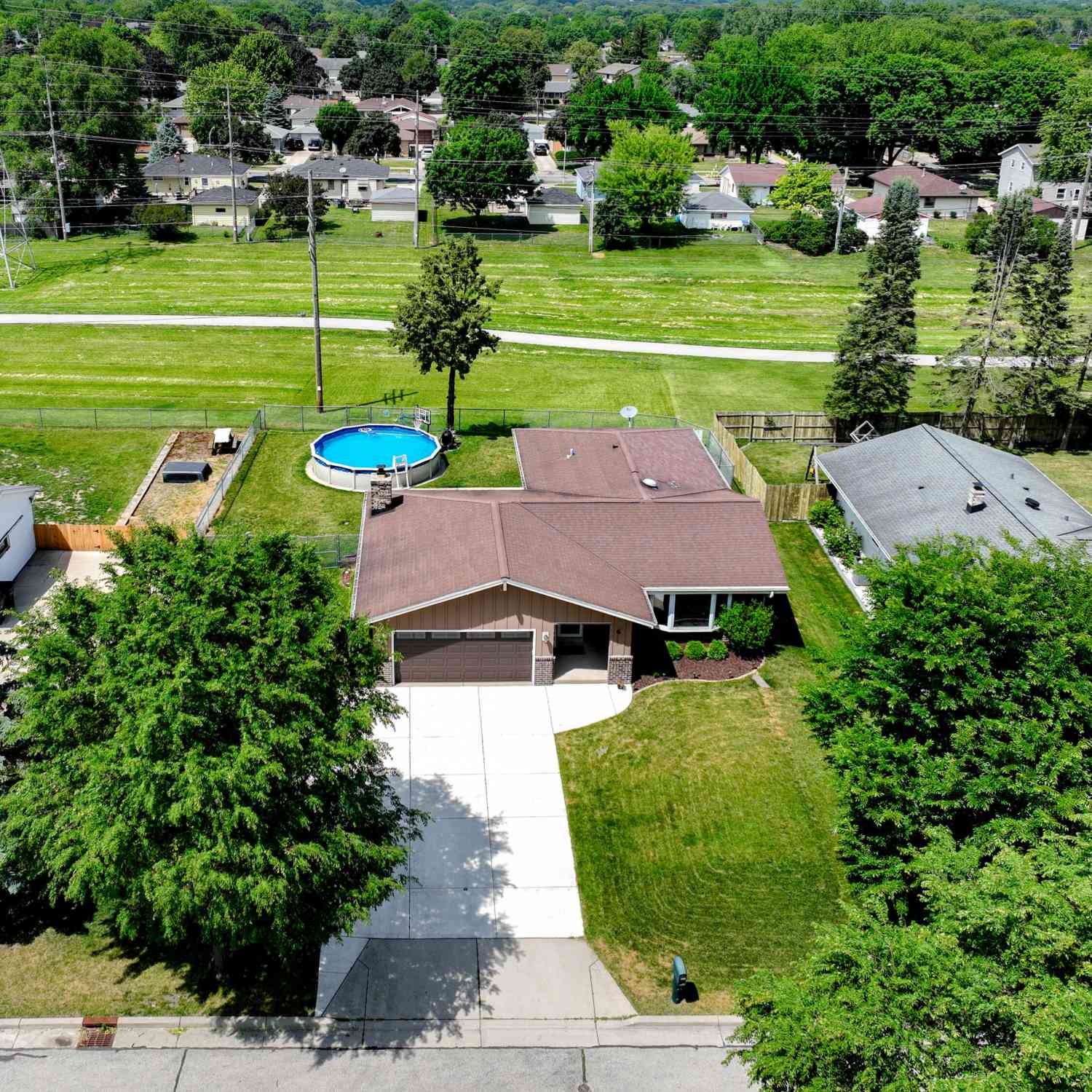 Homes For Sale - 7880 W Plainfield<br/> Greenfield, WI 53220