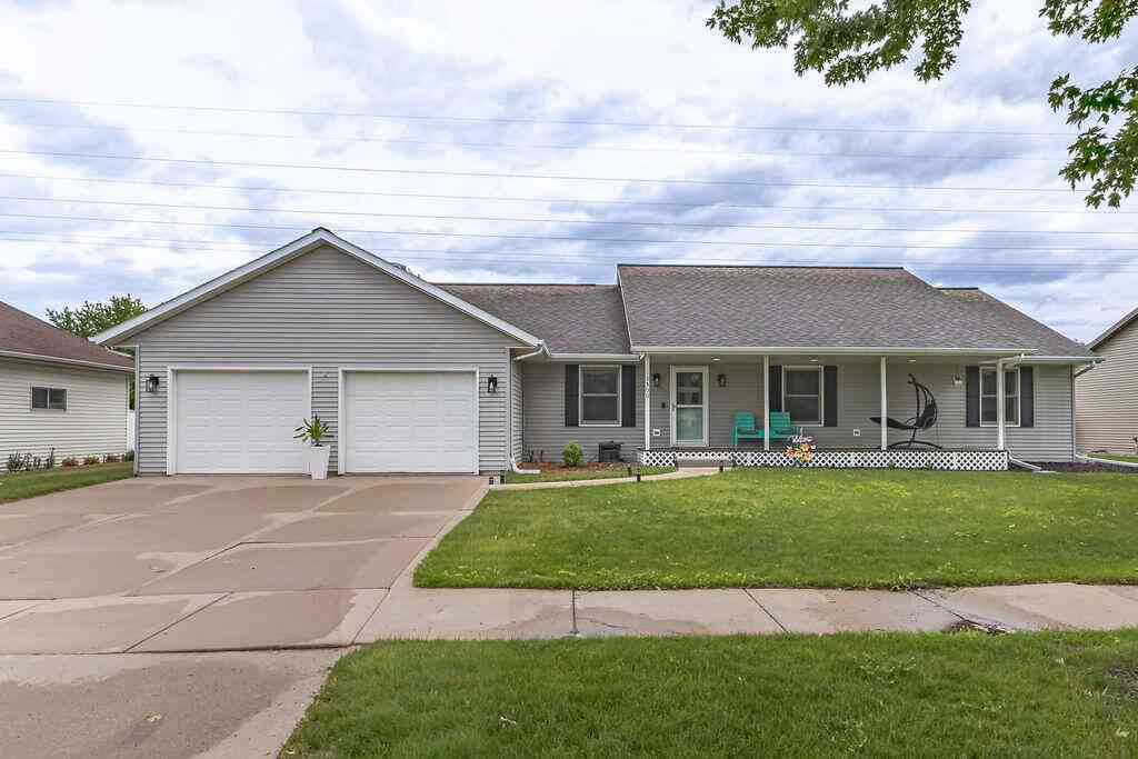 Homes For Sale - 1500 Cliffview<br/> Onalaska, WI 54650