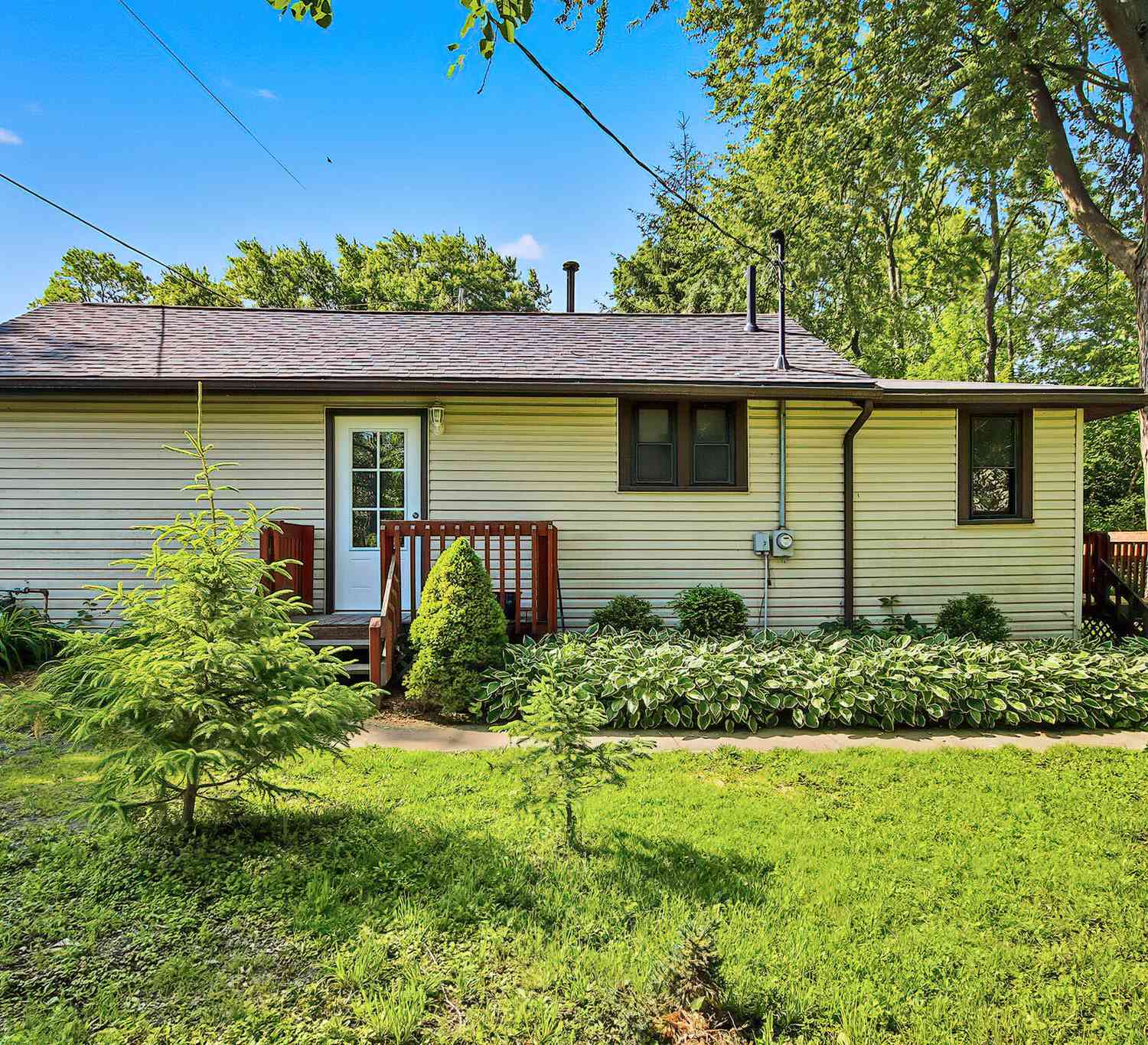 Homes For Sale - N1543 Orchid<br/> Bloomfield, WI 53128