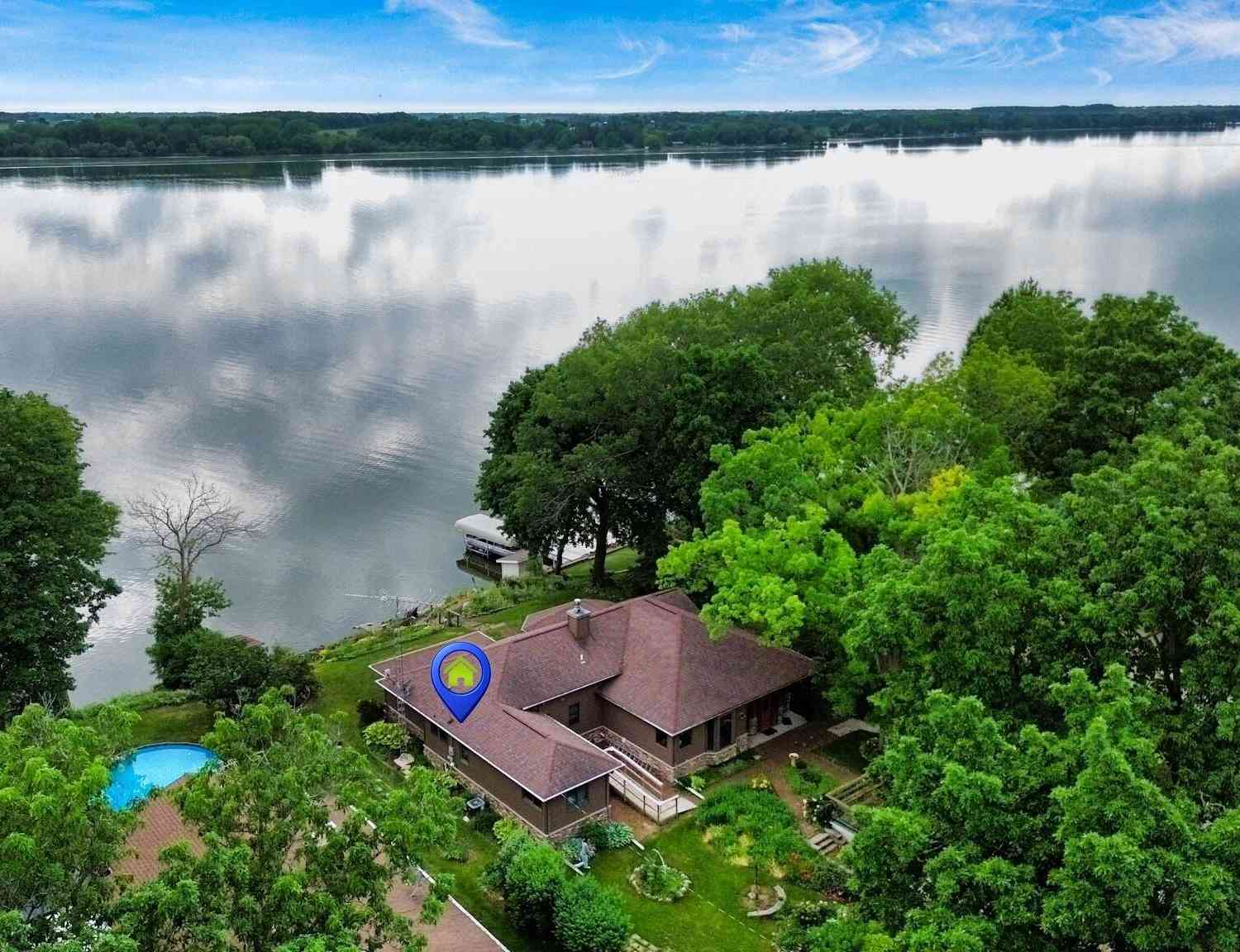 Homes For Sale - W9863 Dunn<br/> Fox Lake, WI 53933