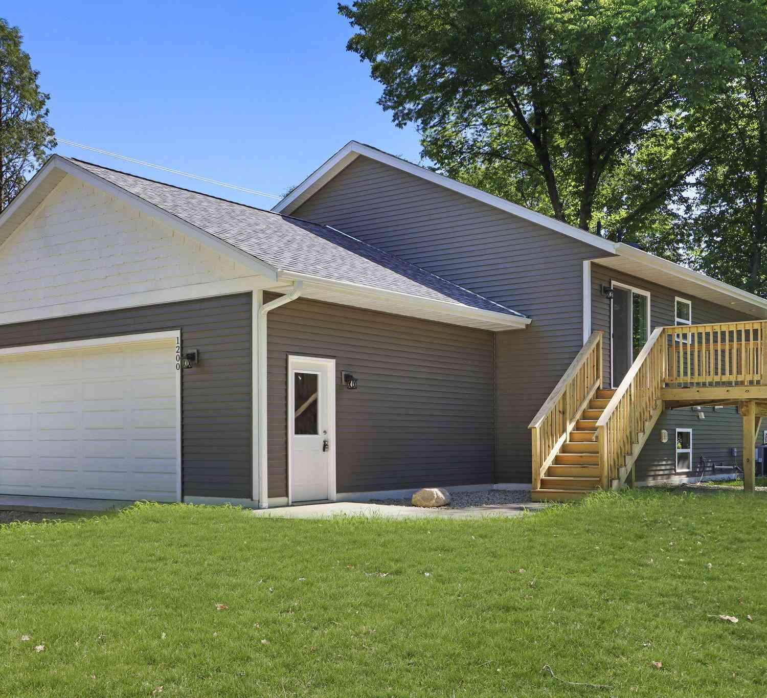 Homes For Sale - N1200 Laurel<br/> Bloomfield, WI 53128