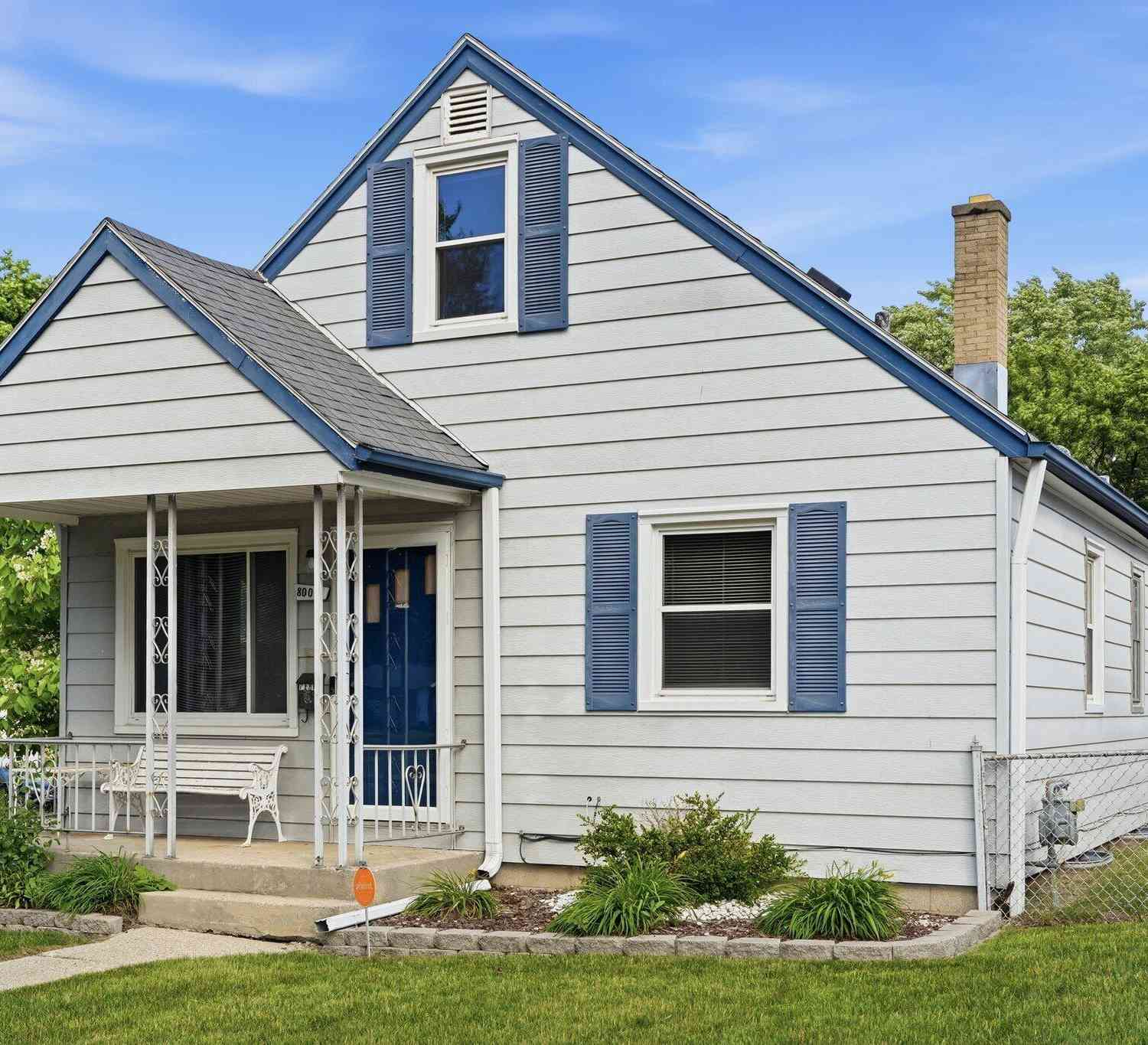 Homes For Sale - 8001 W Kathryn<br/> Milwaukee, WI 53218