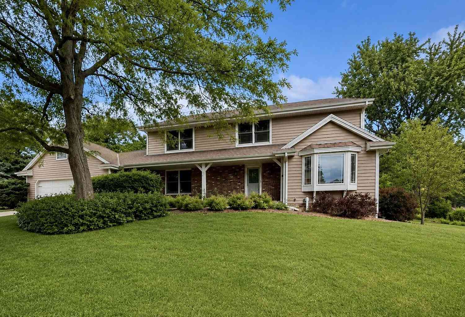 Homes For Sale - N106W7580 Chatham<br/> Cedarburg, WI 53012