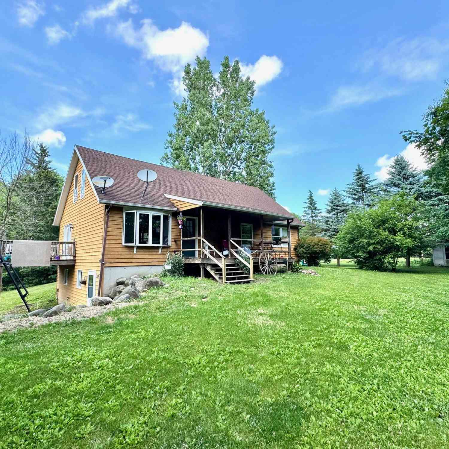 Homes For Sale - W1484 Schmidt<br/> Randolph, WI 53923