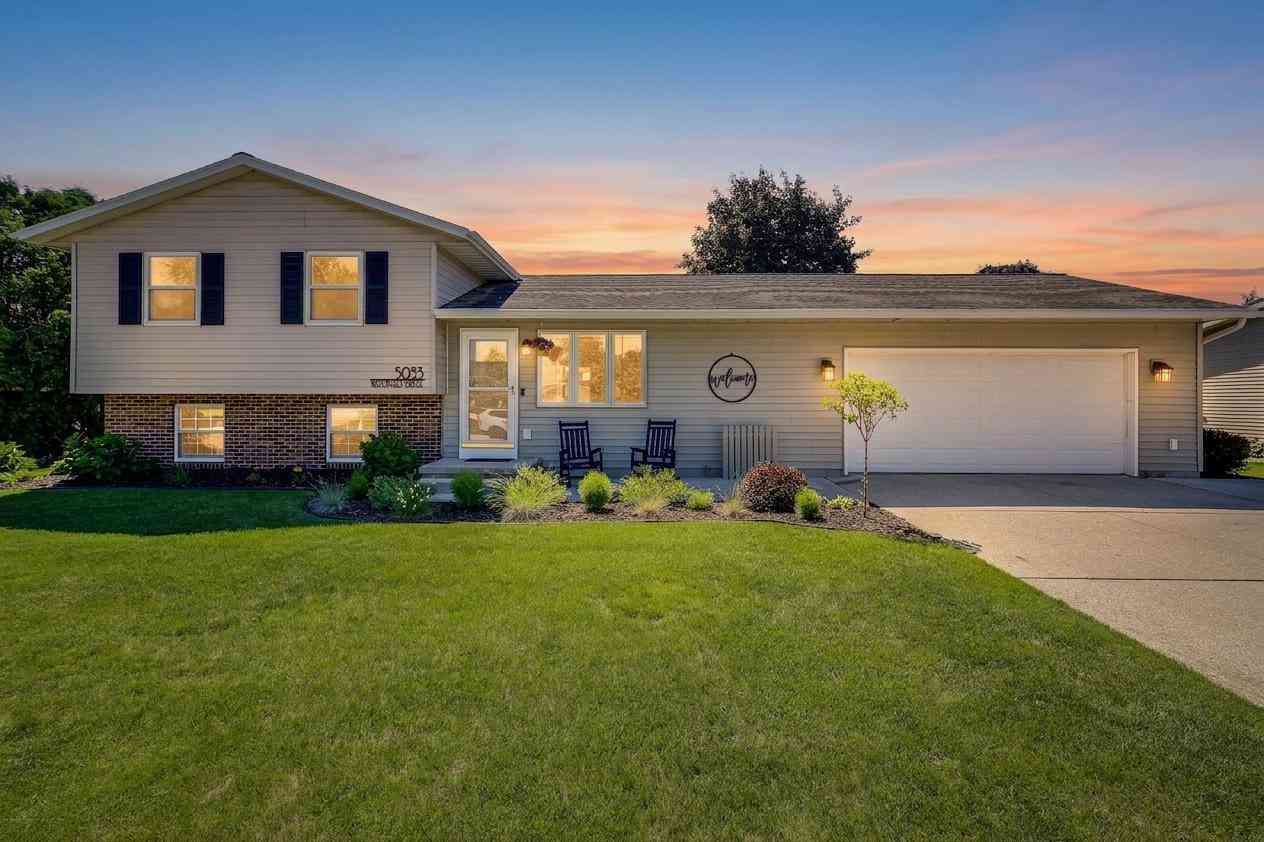 Homes For Sale - 5033 Brookfield<br/> Manitowoc, WI 54220