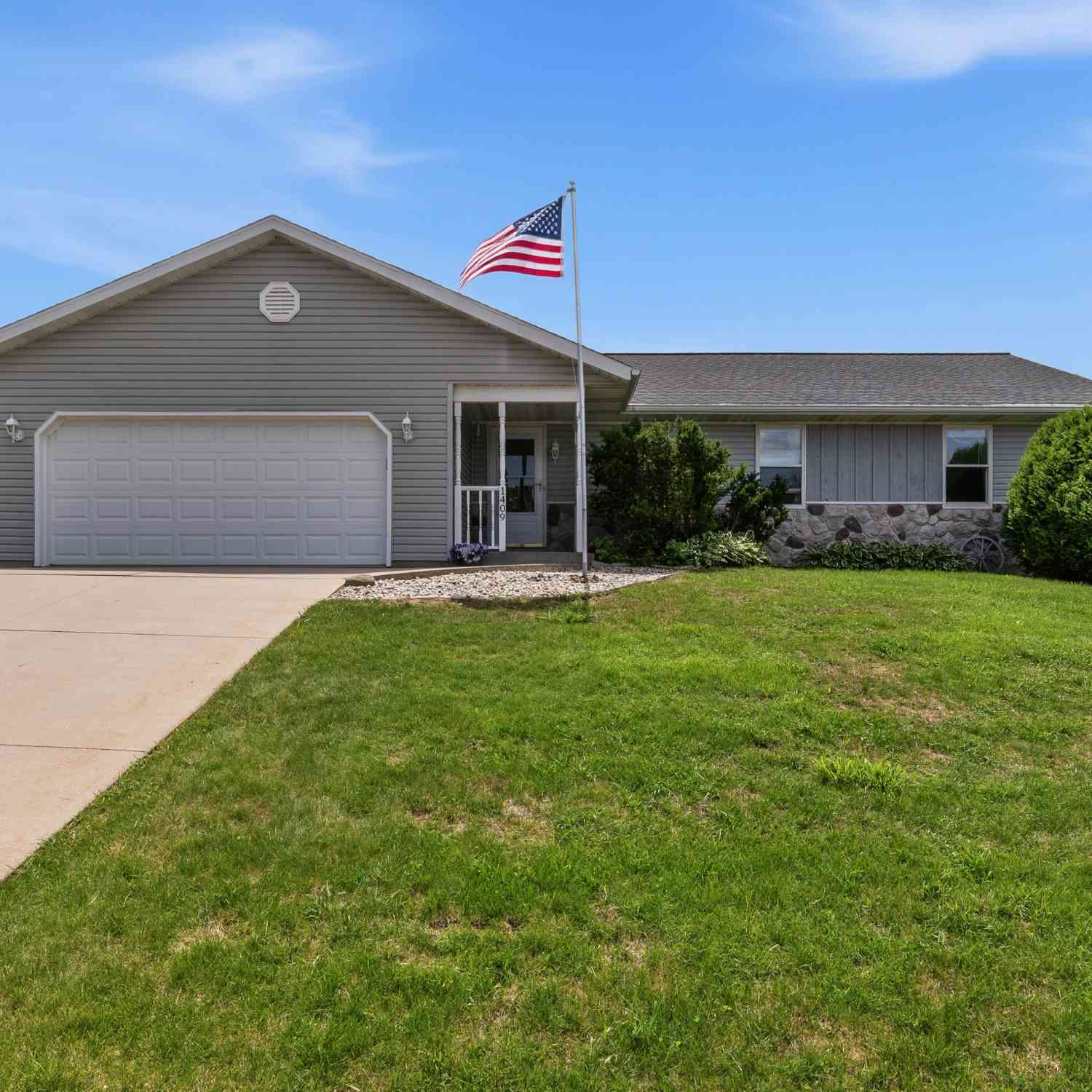 Homes For Sale - 1409 Jefferson<br/> West Bend, WI 53090