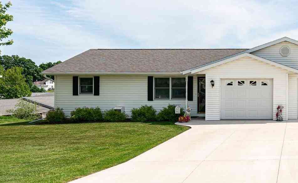 Homes For Sale - 915 Rose<br/> Monroe County, Cashton, WI 54619