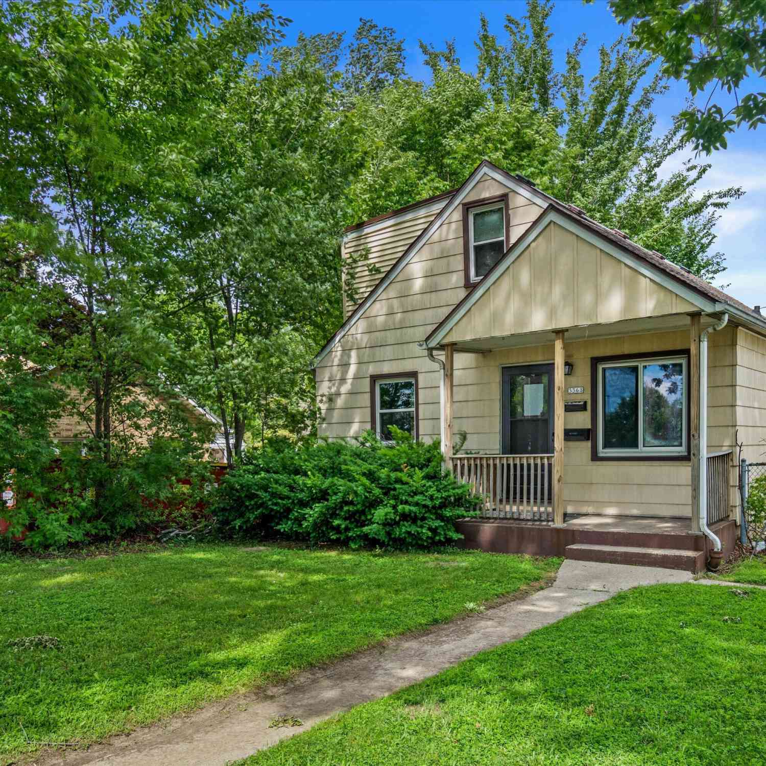 Homes For Sale - 3368 S Chase<br/> Milwaukee, WI 53207