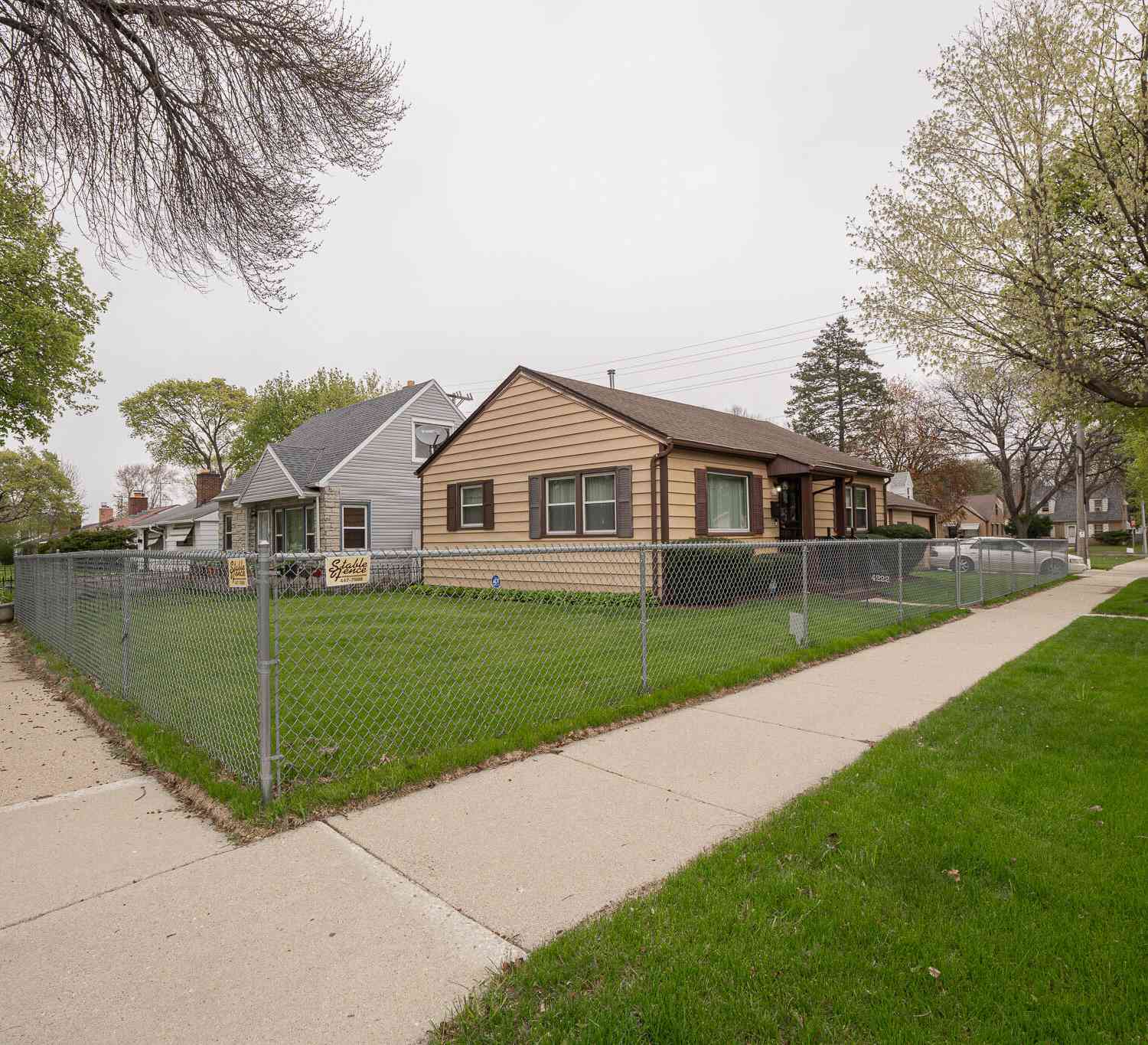 Homes For Sale - 4222 W Hope<br/> Milwaukee, WI 53216