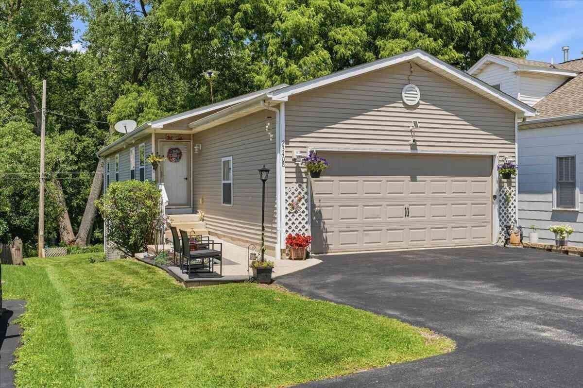 Homes For Sale - 23408 124th<br/> Salem, WI 53179