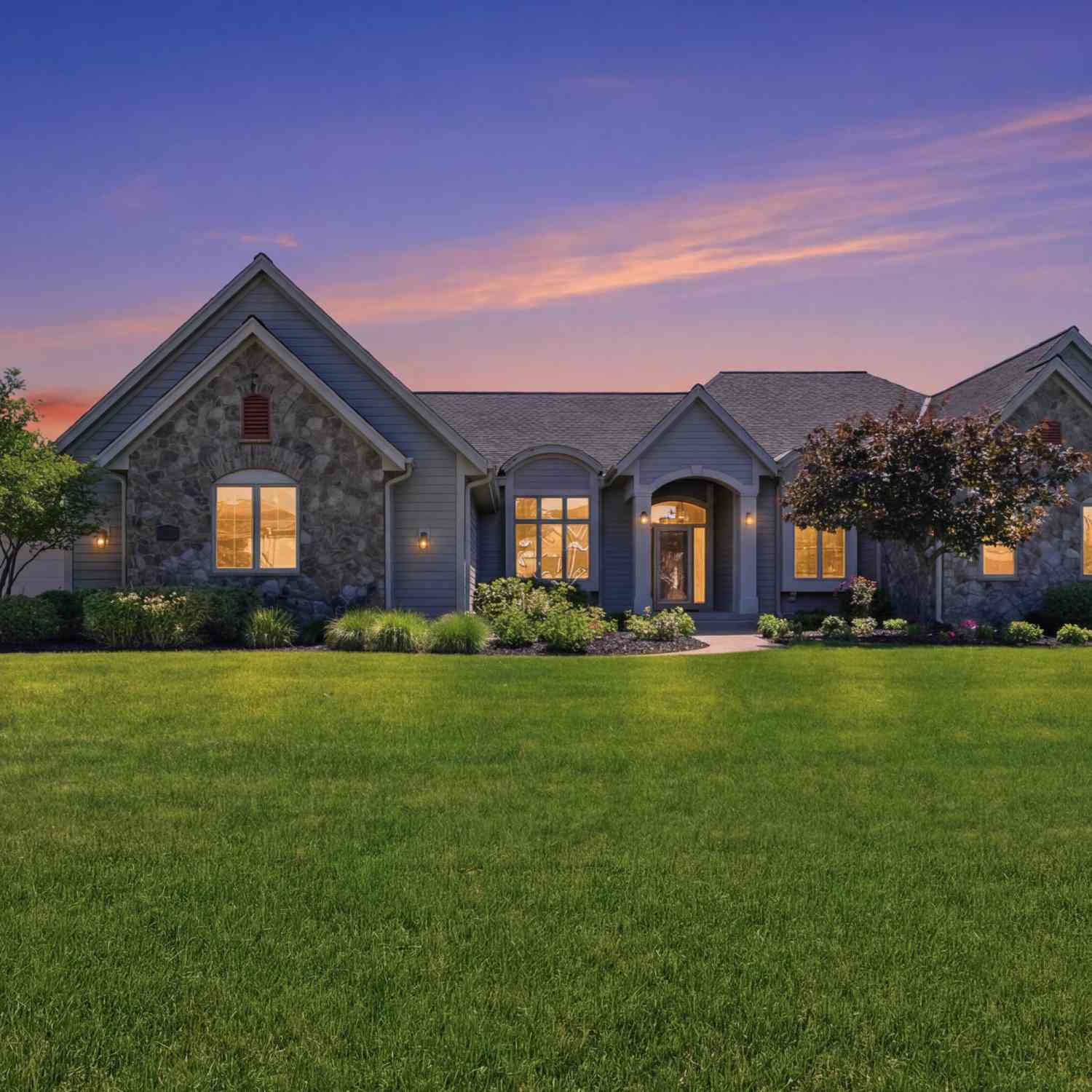 Homes For Sale - 7306 S Stone Hedge<br/> Franklin, WI 53132