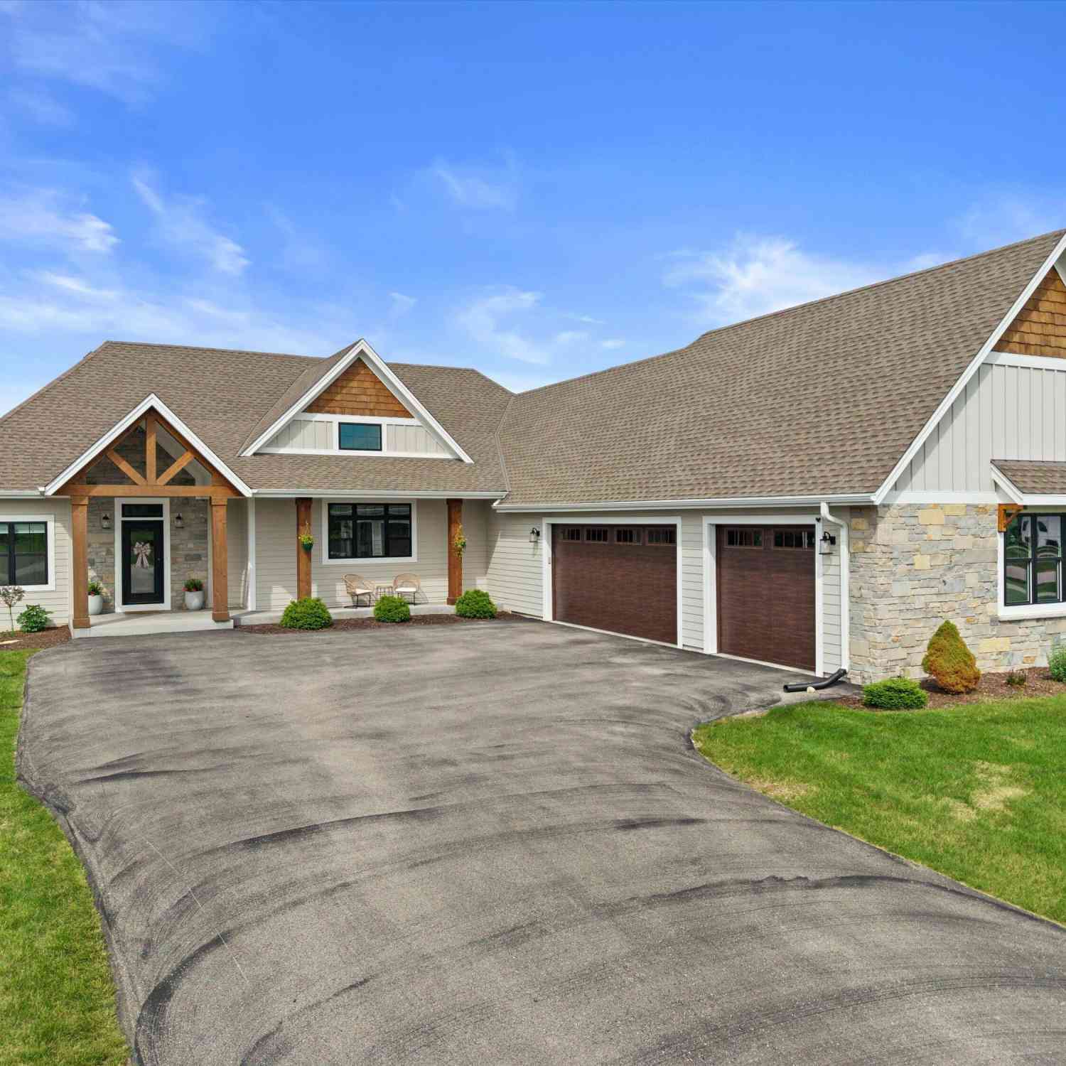 Homes For Sale - S86W34670 Knoll<br/> Eagle, WI 53119