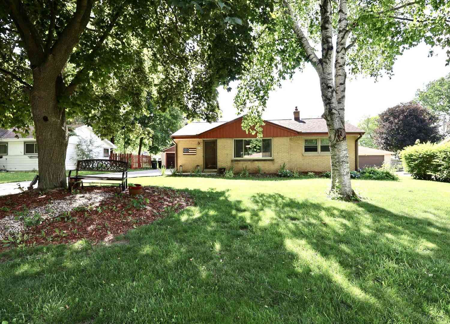 Homes For Sale - 8675 N 51st<br/> Milwaukee County, Brown Deer, WI 53223