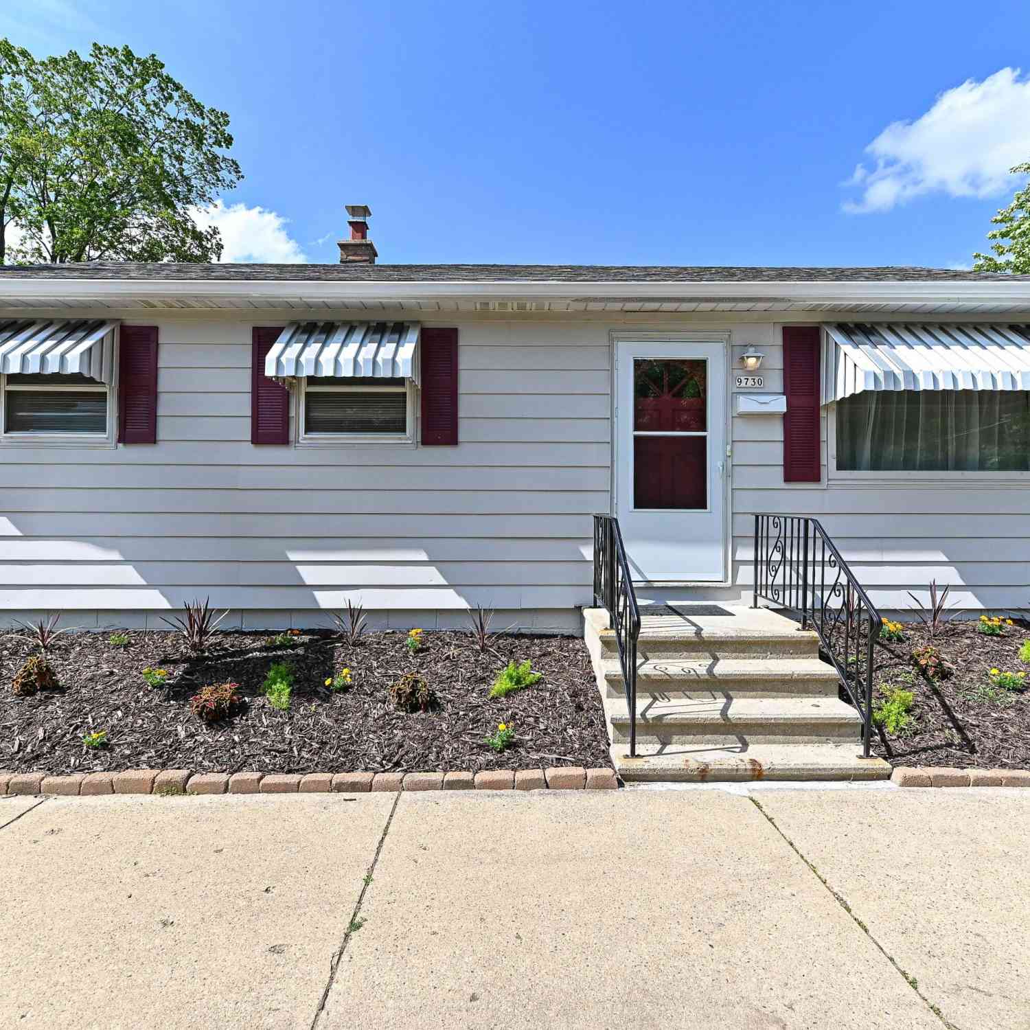 Homes For Sale - 9730 W Keefe<br/> Milwaukee County, Milwaukee, WI 53222