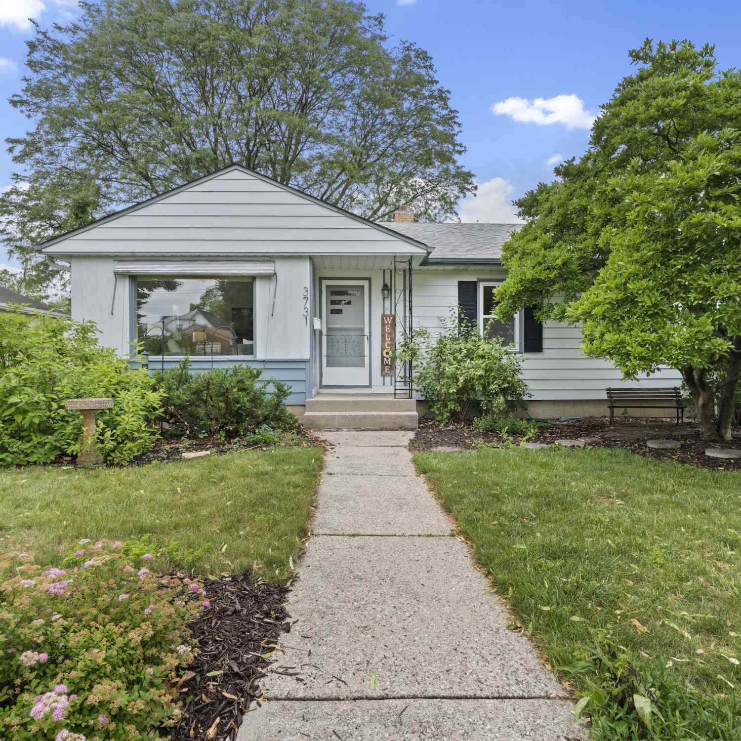 Homes For Sale - 3731 N 77th<br/> Milwaukee, WI 53222