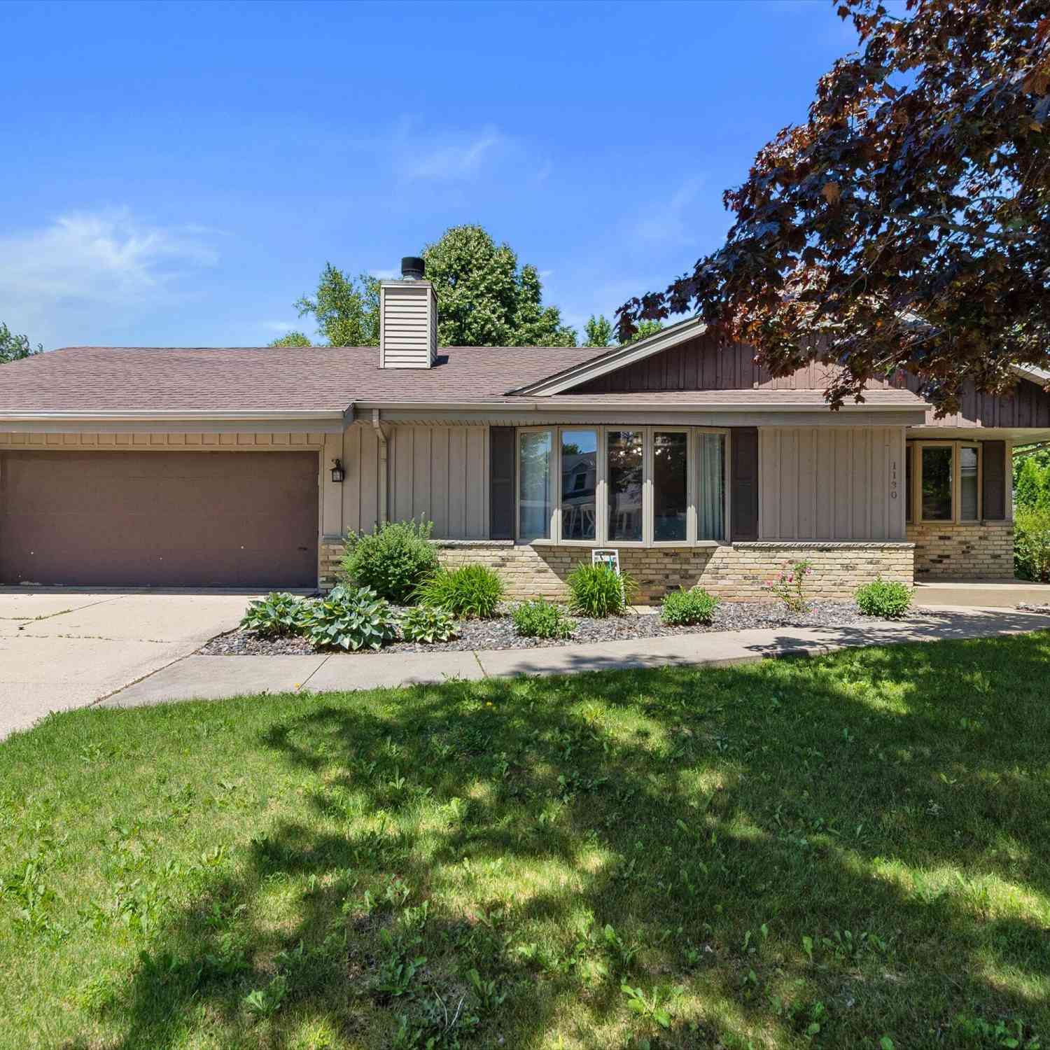Homes For Sale - 1130 E Elm<br/> Milwaukee County, Oak Creek, WI 53154