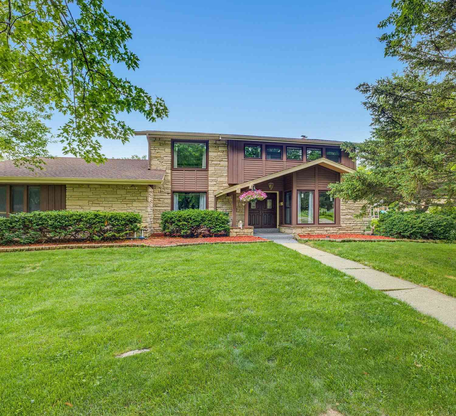 Homes For Sale - 5050 Spruce<br/> Greendale, WI 53129