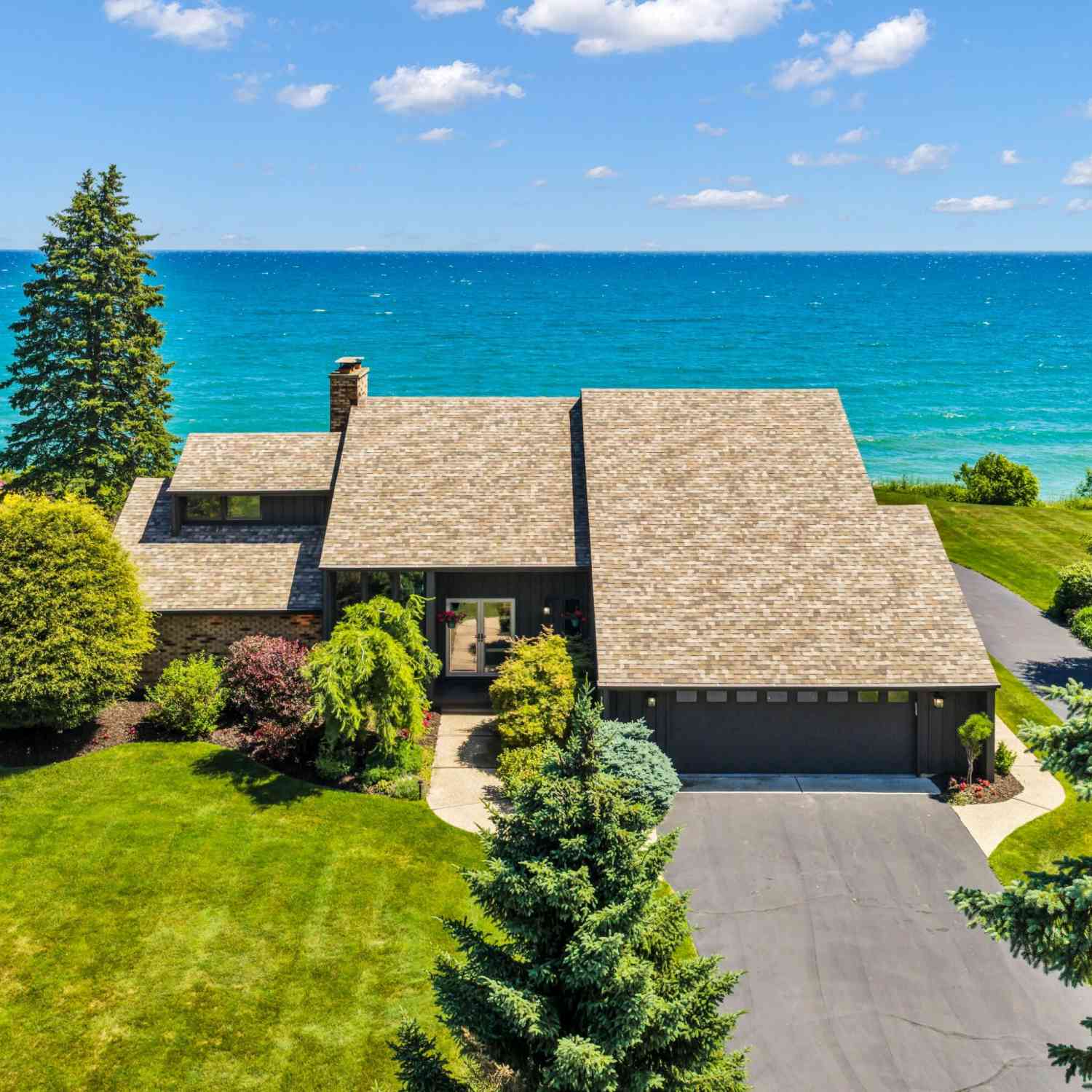 Homes For Sale - 810 Waters Edge<br/> Caledonia, WI 53402