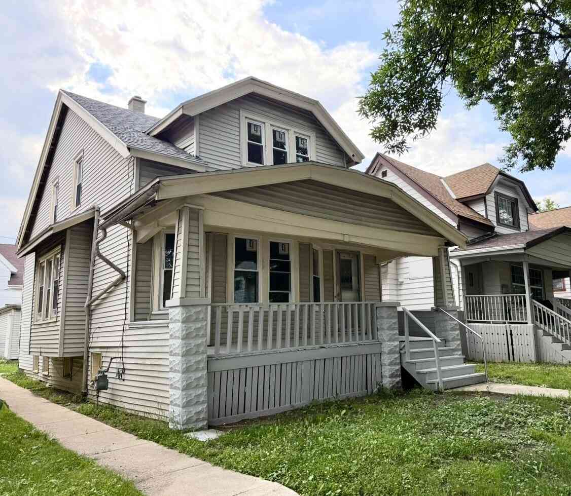 Homes For Sale - 1323 S 37th<br/> Milwaukee, WI 53215