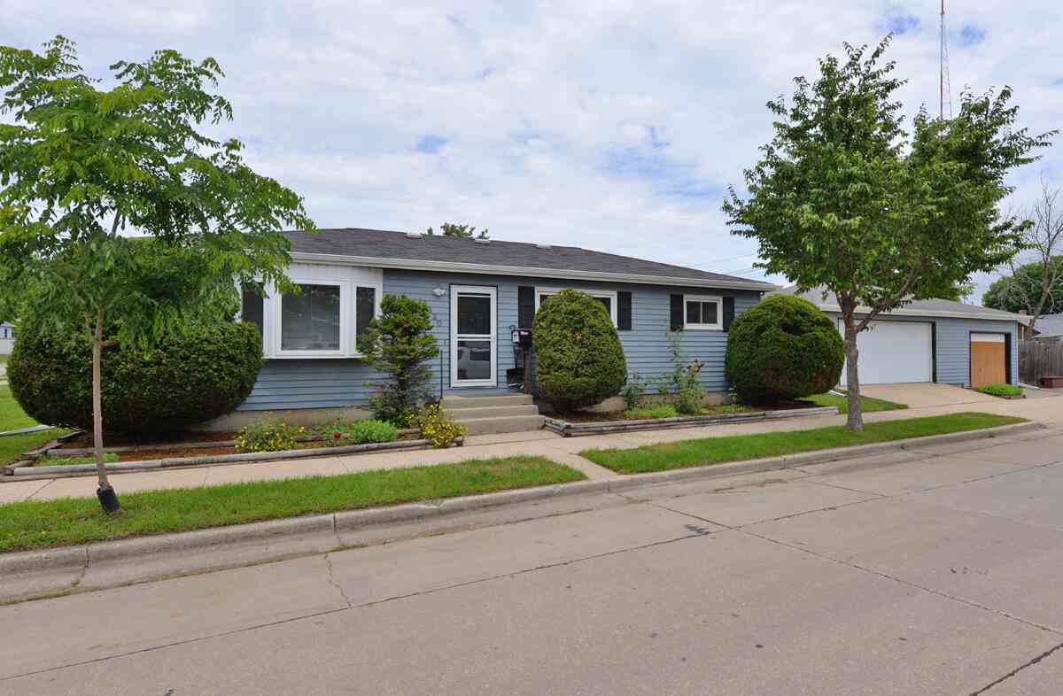 Homes For Sale - 4320 Byrd<br/> Racine, WI 53405