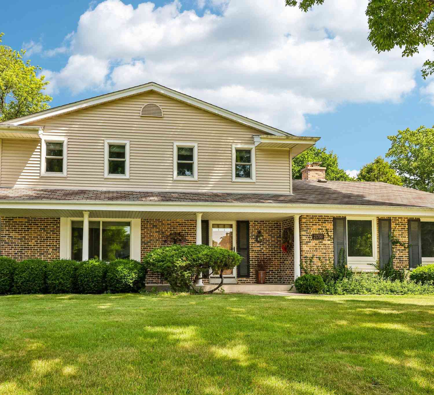 Homes For Sale - 21700 Ann Rita<br/> Waukesha County, Brookfield, WI 53045
